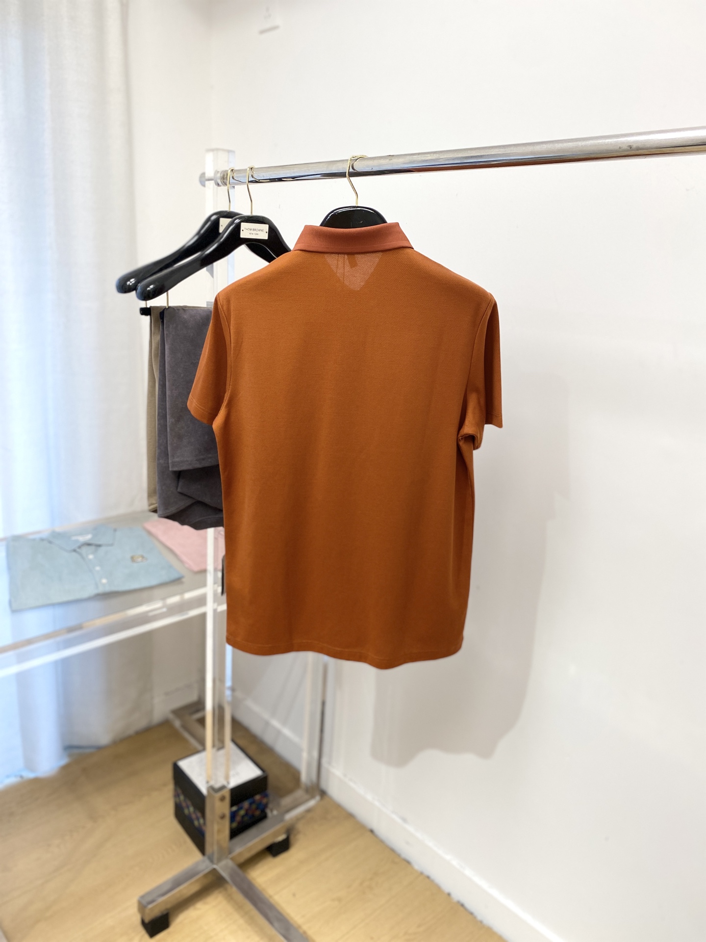 Title: Vivian 2025 Short-Sleeve T-Shirt Review: Handsome Fashion with Cum-Sembling Logo, Cotton Fabric, Comfortable Fit, M-3XL, P600. - 图片 9