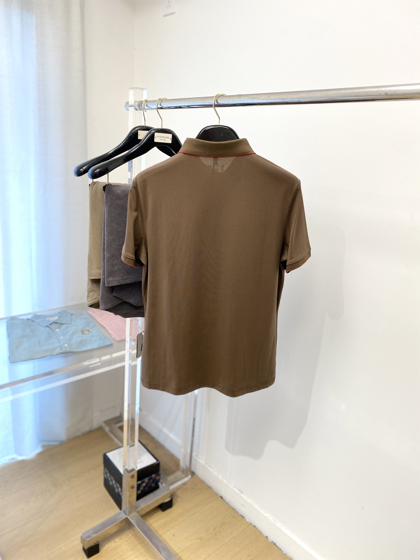 YSL 圣罗兰、2025最新款短袖T恤，帅气时尚，胸前精致刺绣字母logo，简约百搭款。面料棉 不仅挺括