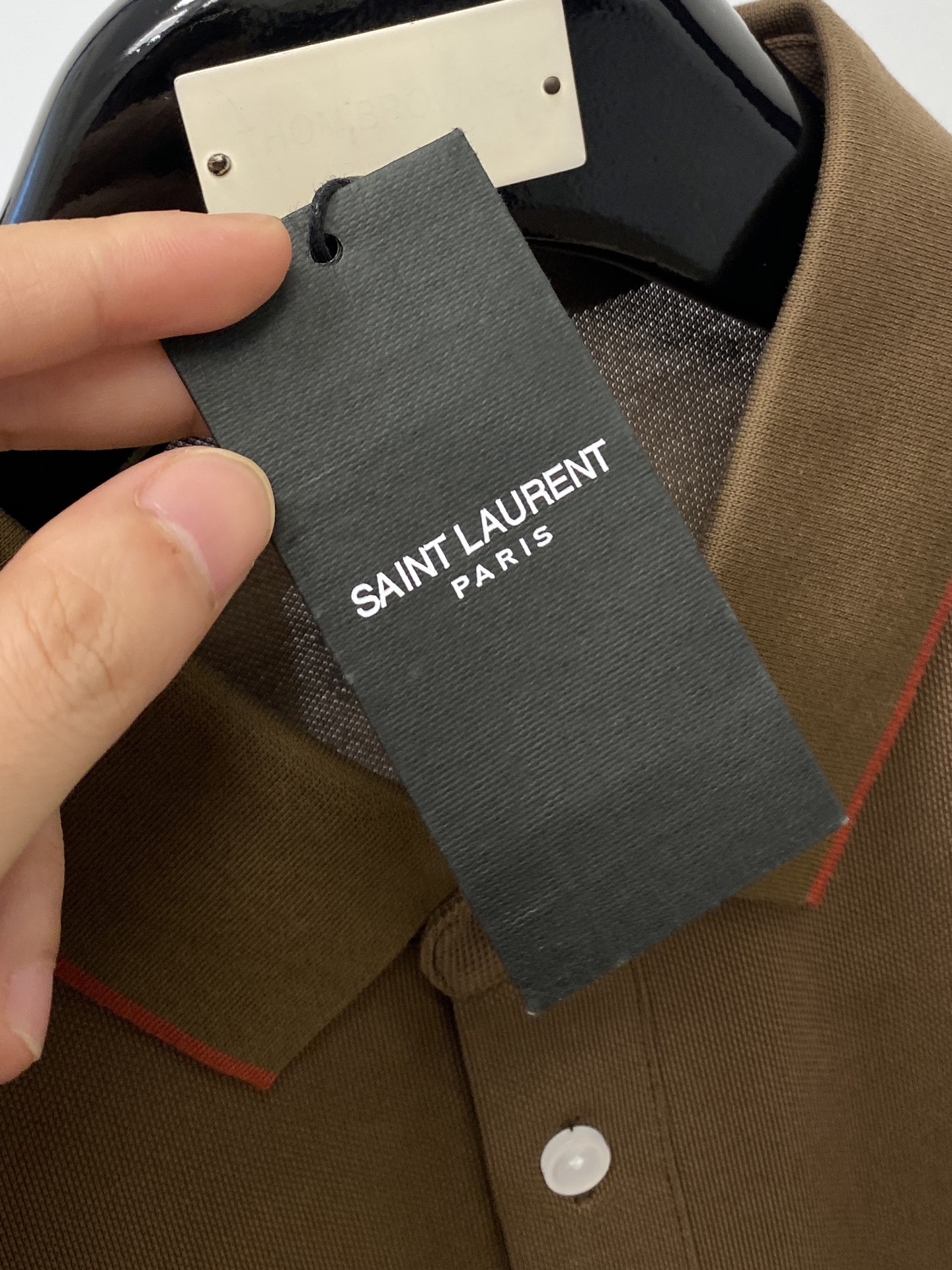 YSL 圣罗兰、2025最新款短袖T恤，帅气时尚，胸前精致刺绣字母logo，简约百搭款。面料棉 不仅挺括