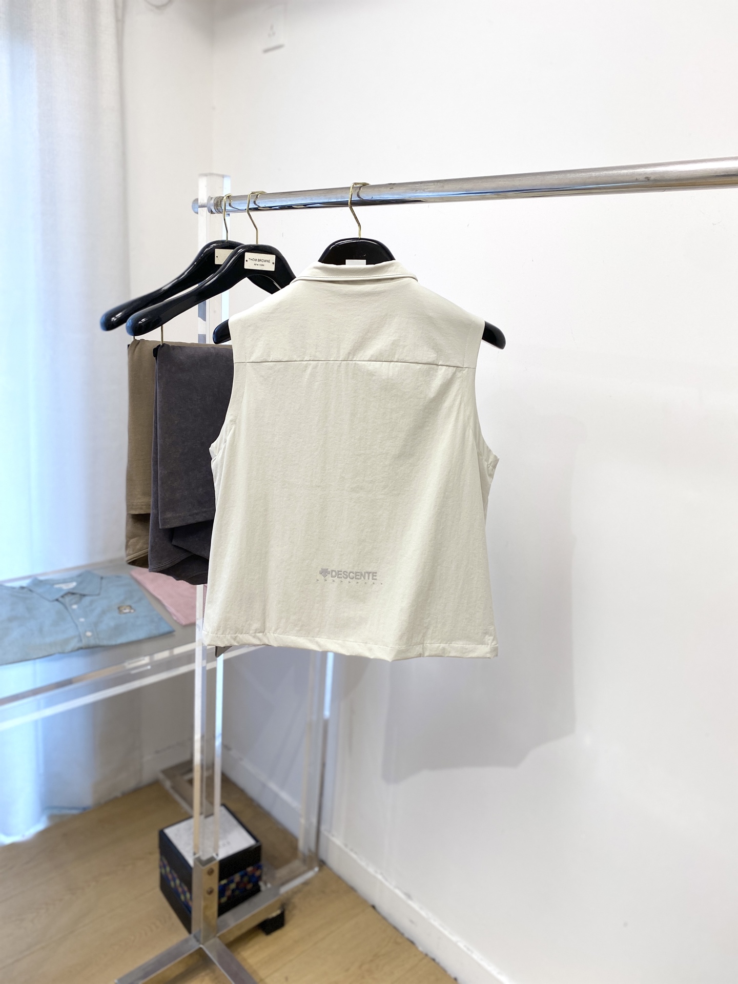“Discent 2025 New Jacket: Fashion Style with Top-of-the-Shoulder Logo and Custom Fabric for Comfort” - 图片 9