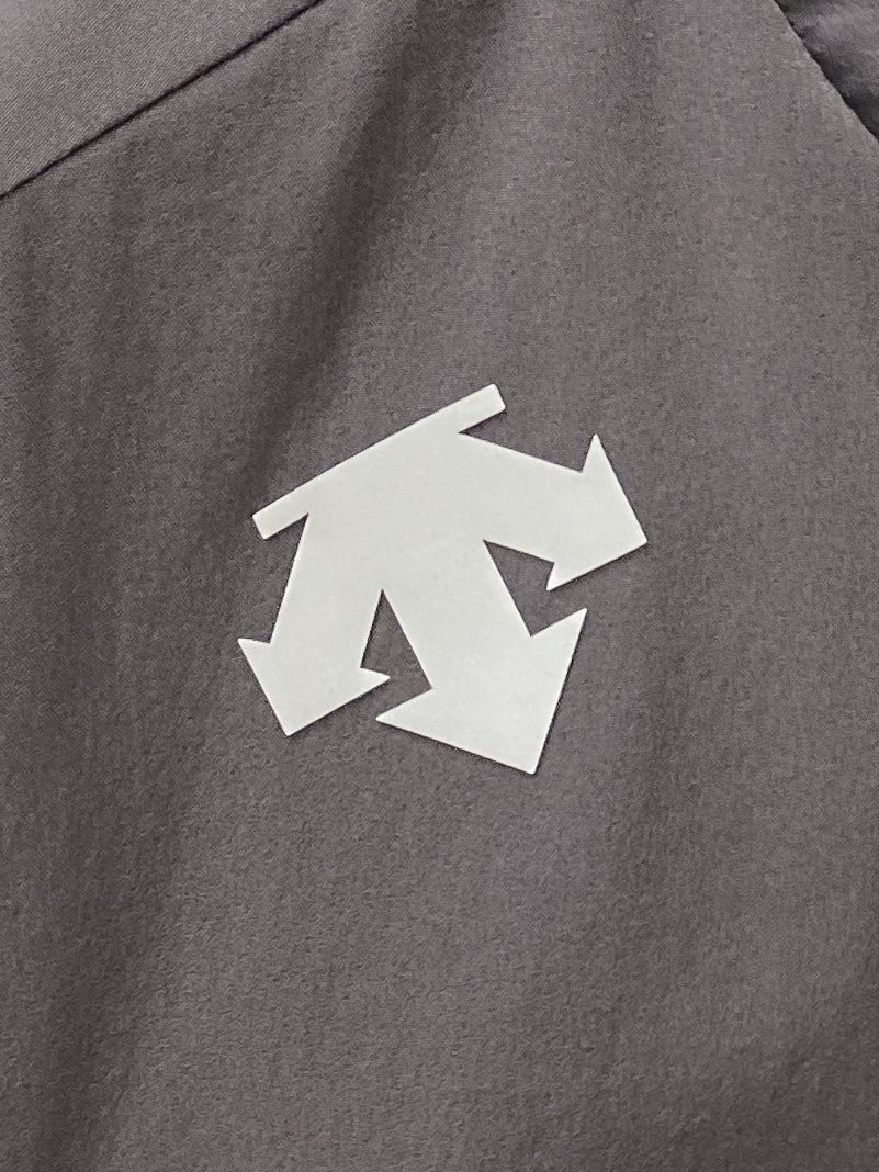 “Discent 2025 Jacket: Custom-made Fashion with Unique Logo and Comfortable Fit” - 图片 4