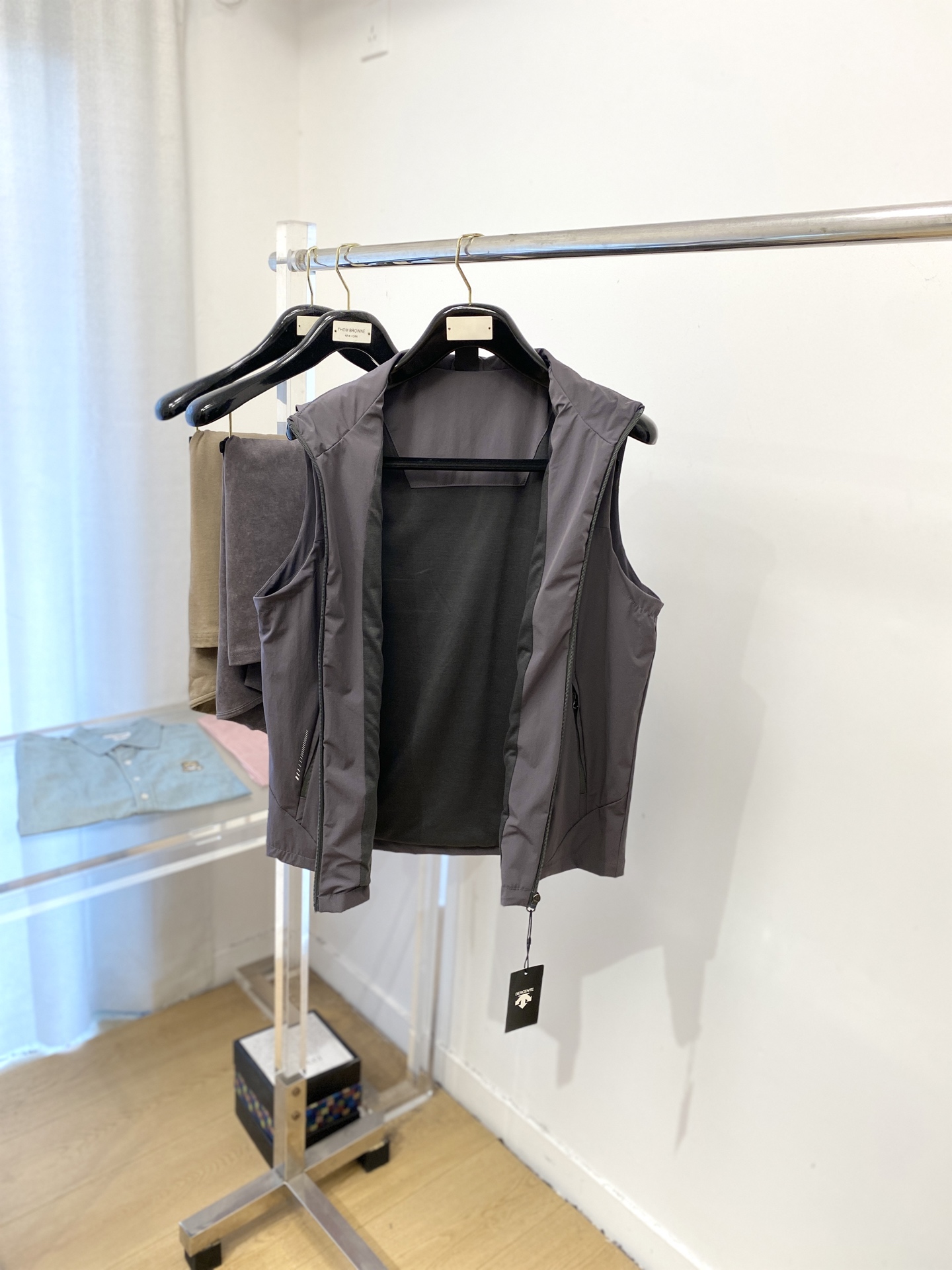 “Discent 2025 Jacket: Custom-made Fashion with Unique Logo and Comfortable Fit” - 图片 5