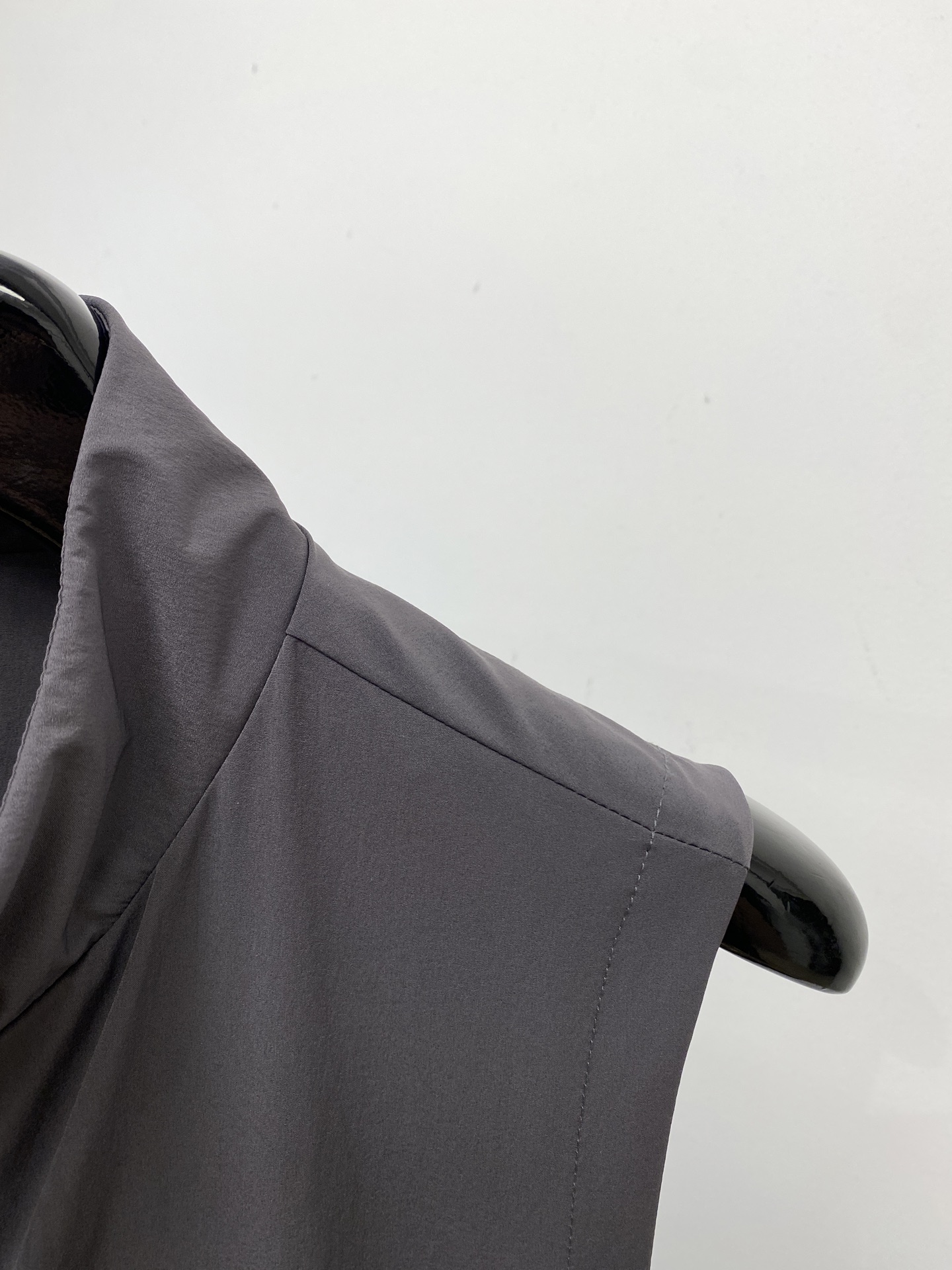 “Discent 2025 Jacket: Custom-made Fashion with Unique Logo and Comfortable Fit” - 图片 3