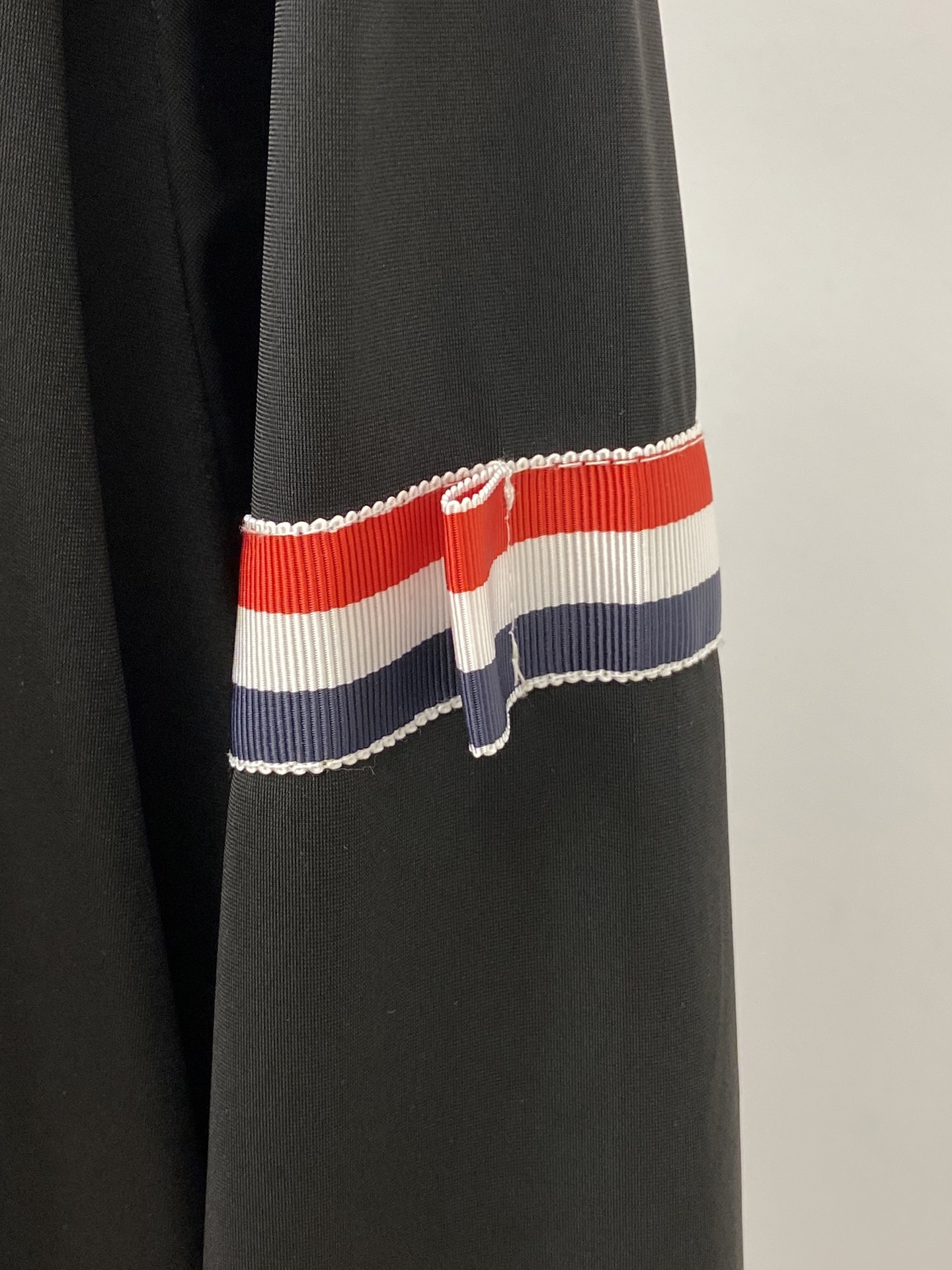 “2025 New Sunscreen Jacket with Stylish Cotton Fabric and Embroidered Logo for $100” - 图片 6