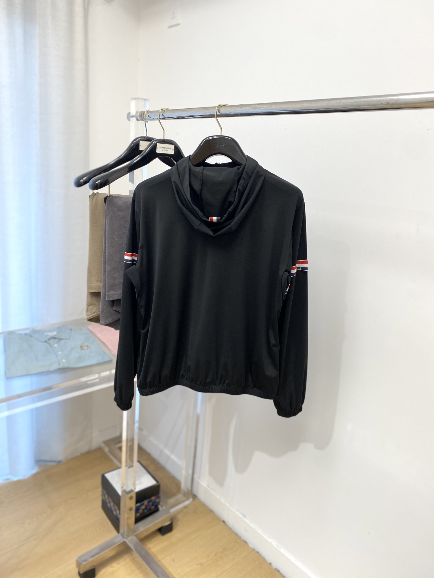 “2025 New Sunscreen Jacket with Stylish Cotton Fabric and Embroidered Logo for $100” - 图片 9