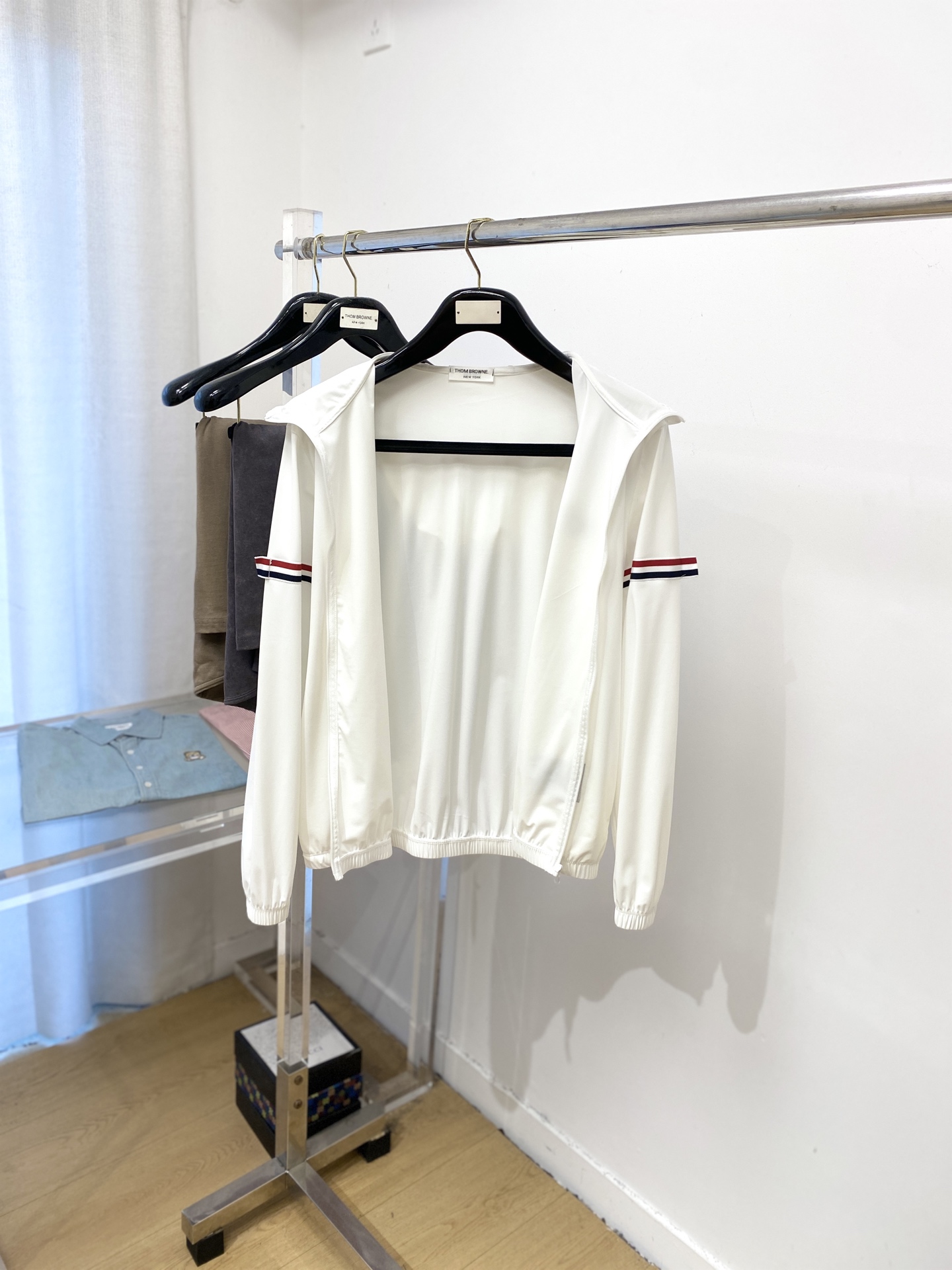 “2025 New Sunscreen Jacket with Stylish Embroidery and Comfortable Cotton Fabric for $100” - 图片 5
