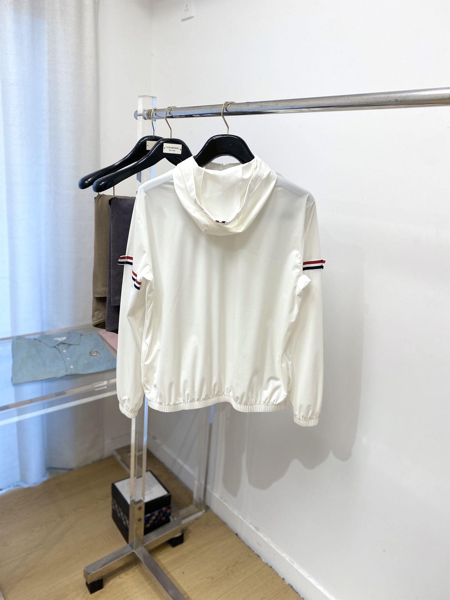 “2025 New Sunscreen Jacket with Stylish Embroidery and Comfortable Cotton Fabric for $100” - 图片 9