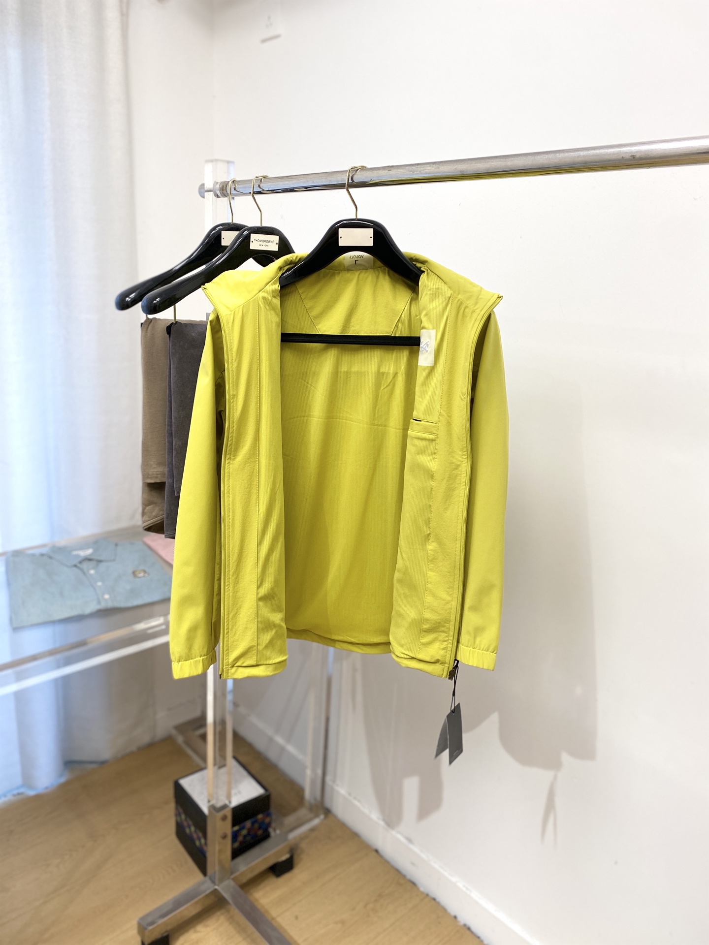 “2025 New Fashion Jackets with Fine Embroidery Logo and Custom Fabric” - 图片 5
