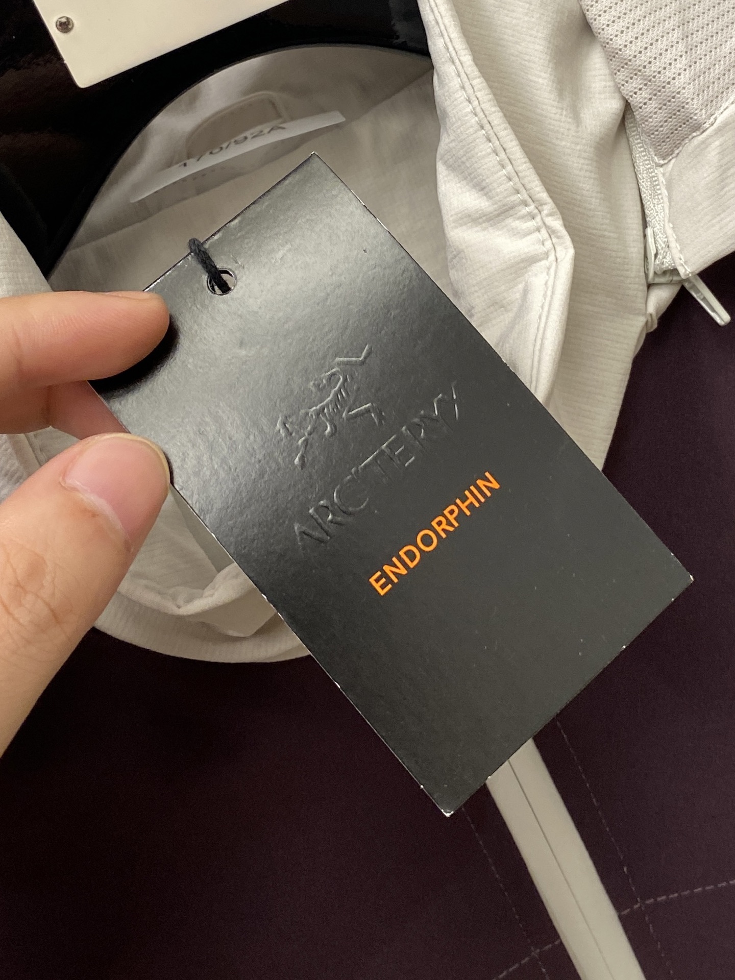 “2025 Fashionable Custom Jackets with Fine Embroidery Logo and Original Fabric” - 图片 4