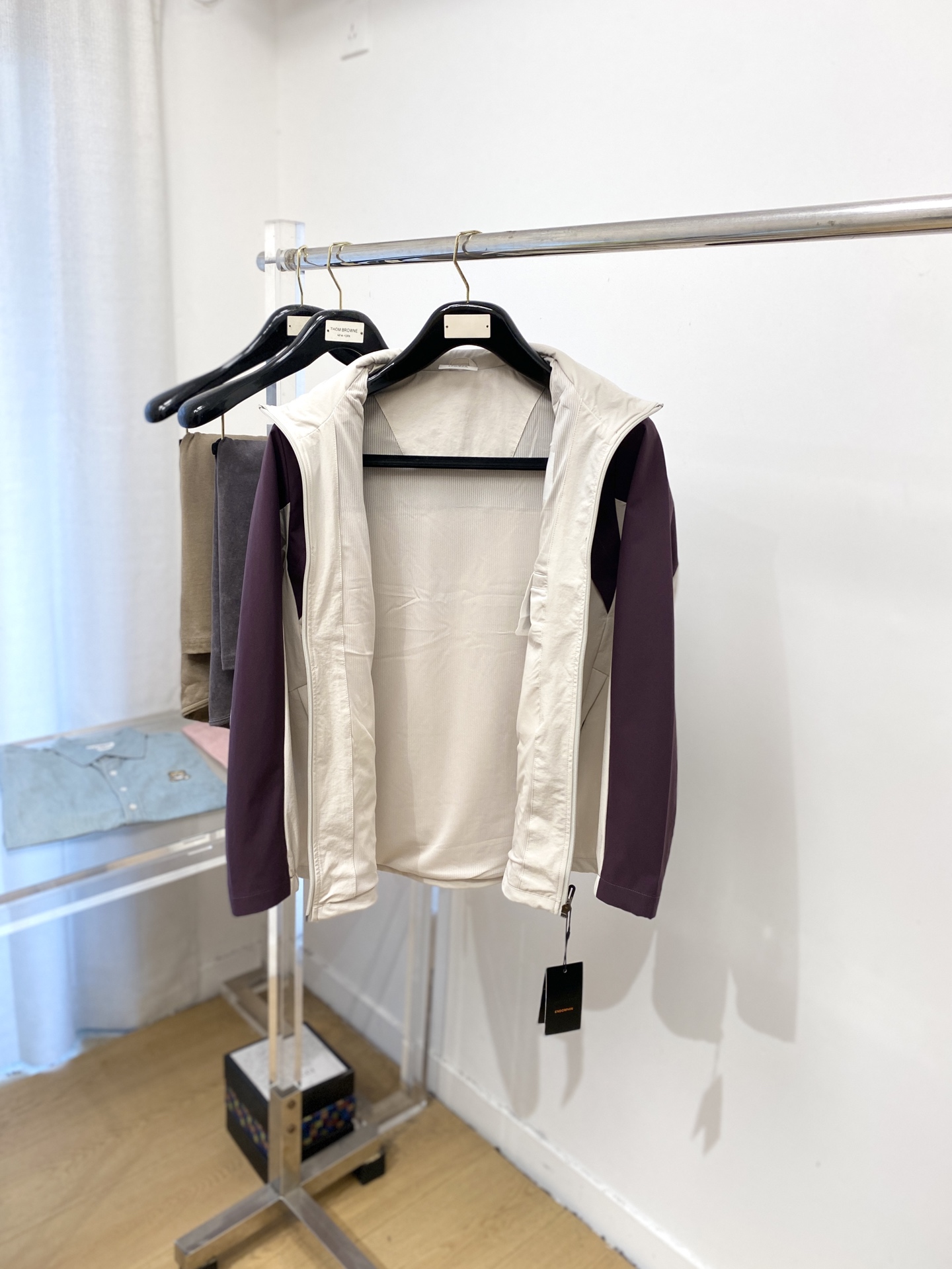 “2025 Fashionable Custom Jackets with Fine Embroidery Logo and Original Fabric” - 图片 5