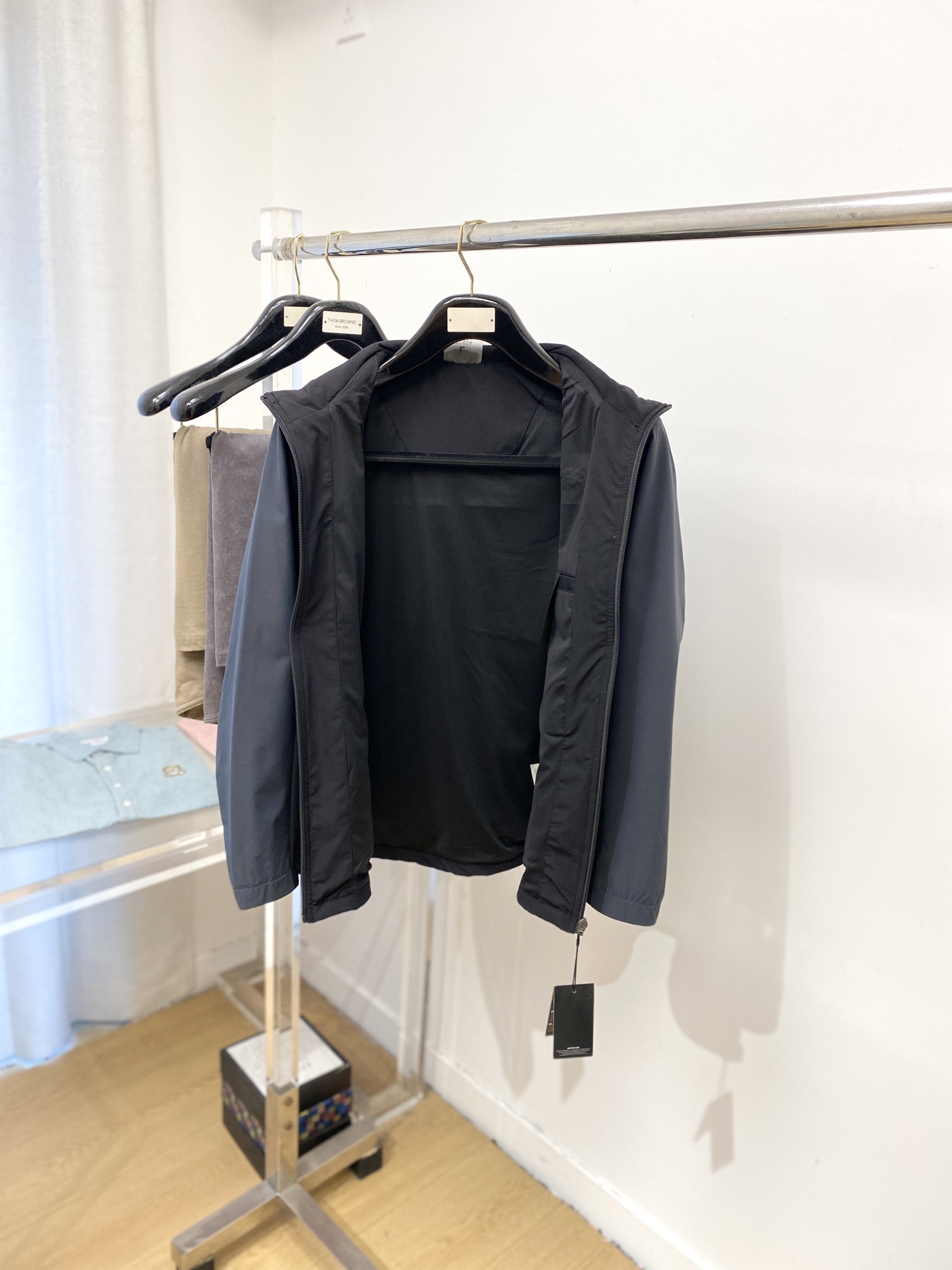 2025 Fashionable Custom-Made Jackets with Fine Embroidery Logo – Old-Fashioned Style with a Modern Twist - 图片 5