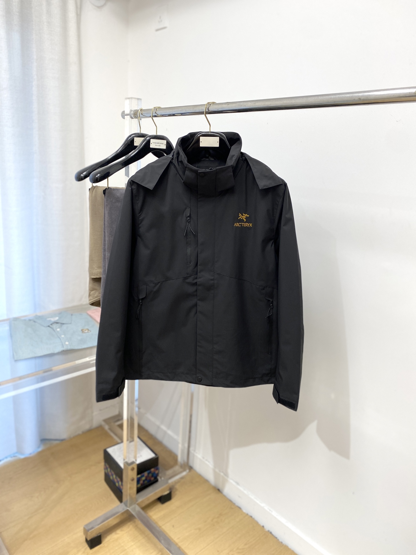 “2025 Fashionable Jackets: Custom-Made, Finely Embroidered Alphalogo, Original Fabric, Affordable Prices, M-3XL Sizes”