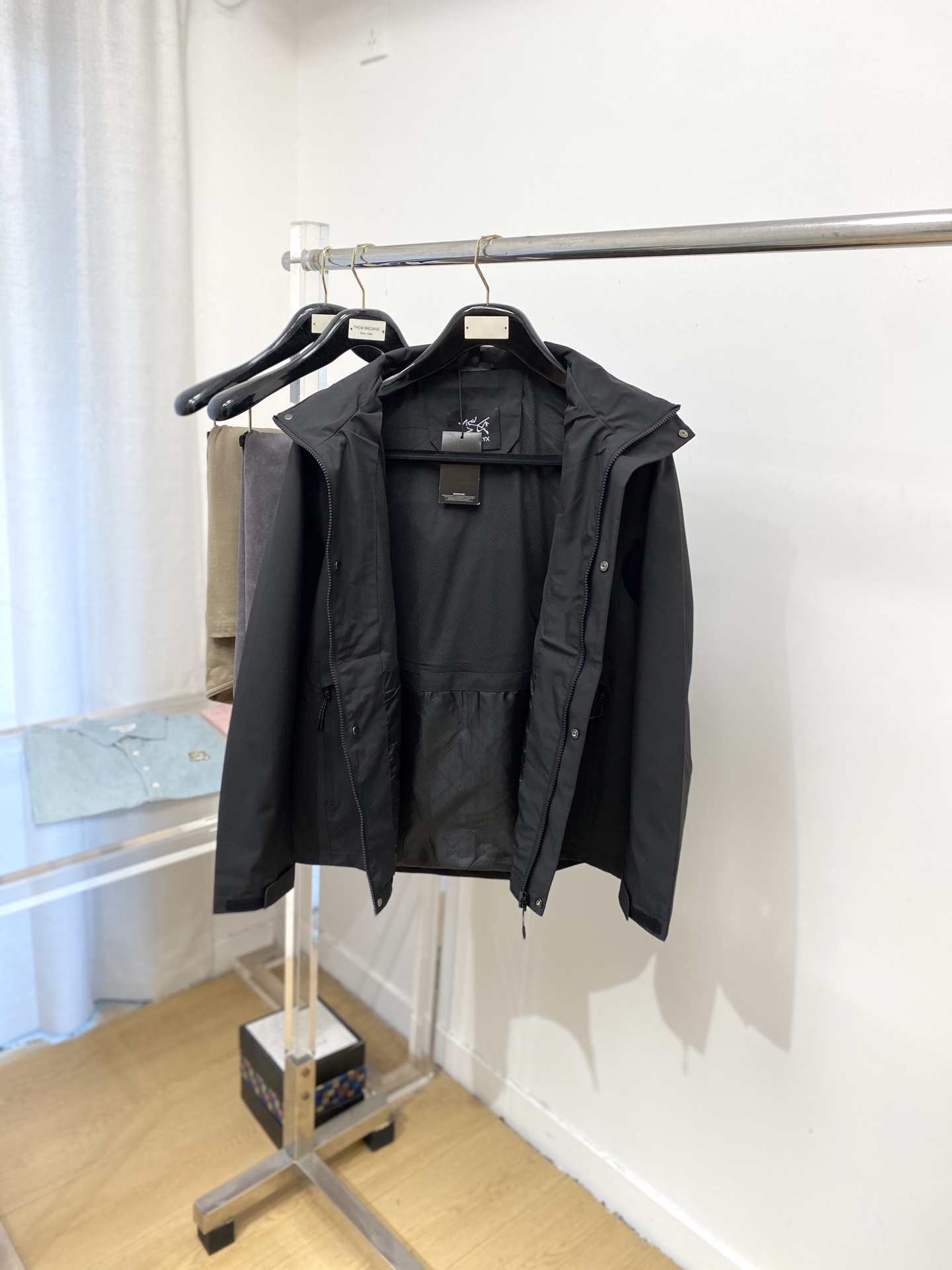 “2025 Fashionable Jackets: Custom-Made, Finely Embroidered Alphalogo, Original Fabric, Affordable Prices, M-3XL Sizes” - 图片 5