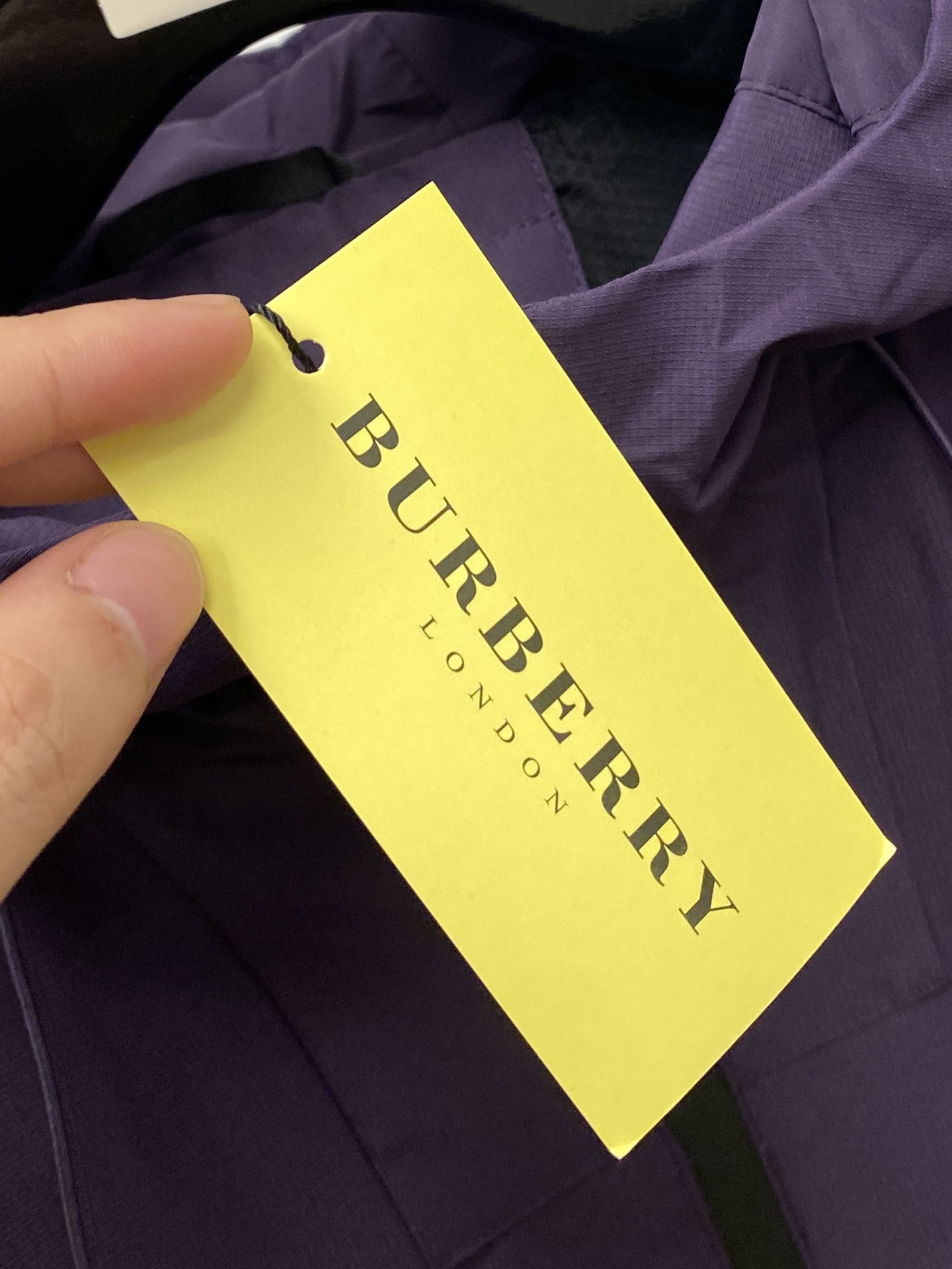 “Barbara’s 2025 New Jackets: Custom-Made Original Fabric with Top-of-the-Burst Gel Logo” - 图片 4