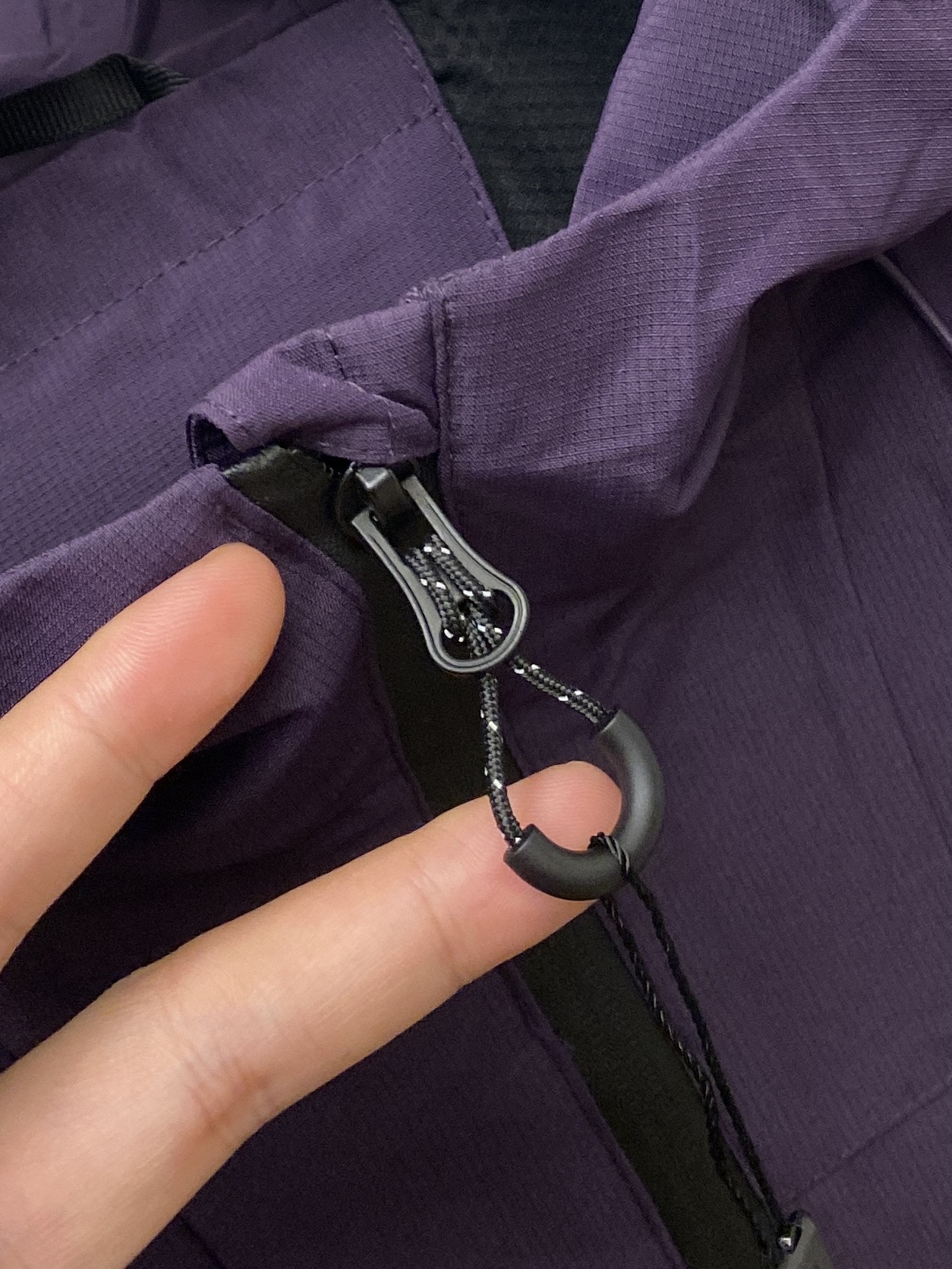 “Barbara’s 2025 New Jackets: Custom-Made Original Fabric with Top-of-the-Burst Gel Logo” - 图片 6