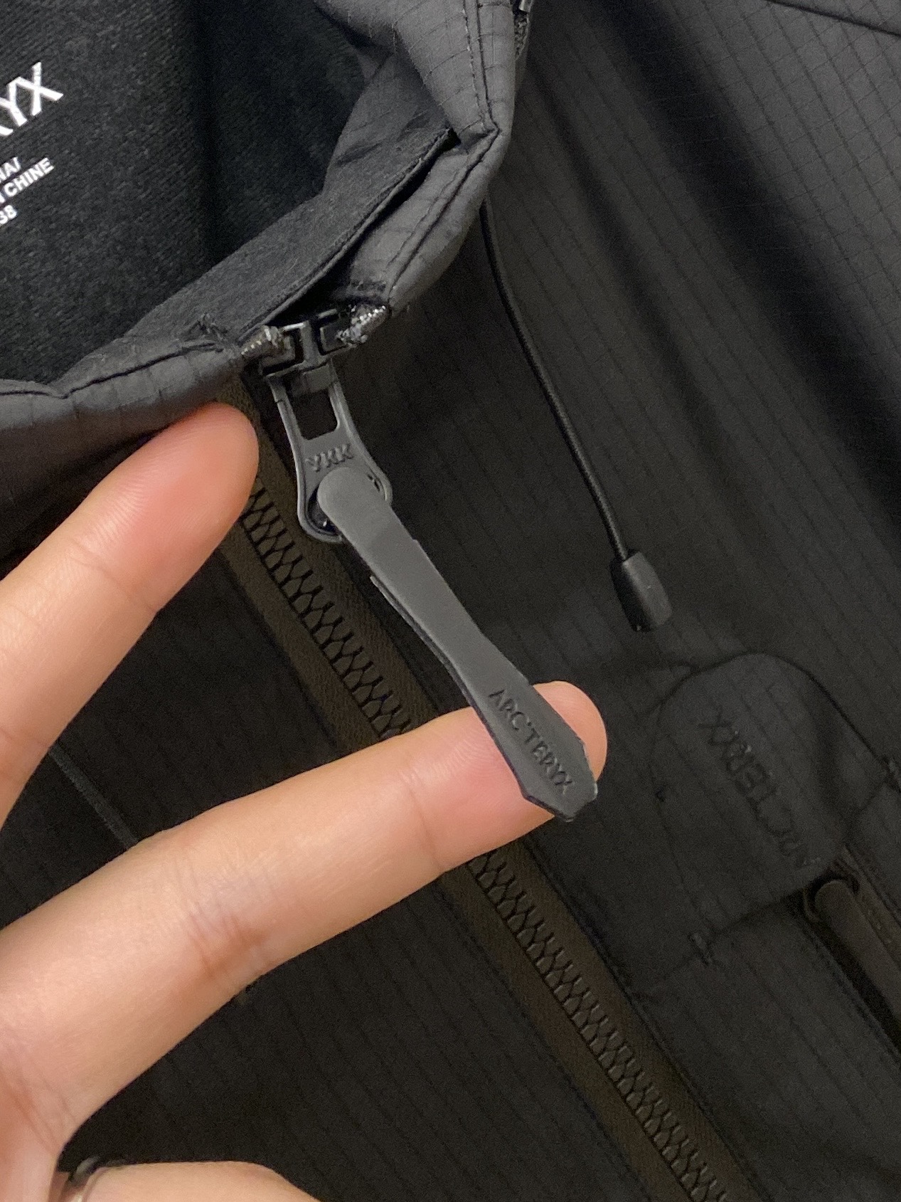 2025 Fashion Jackets: Custom-made Original Fabrics with Fine Embroidery and Cosmopolitan Appeal - 图片 4