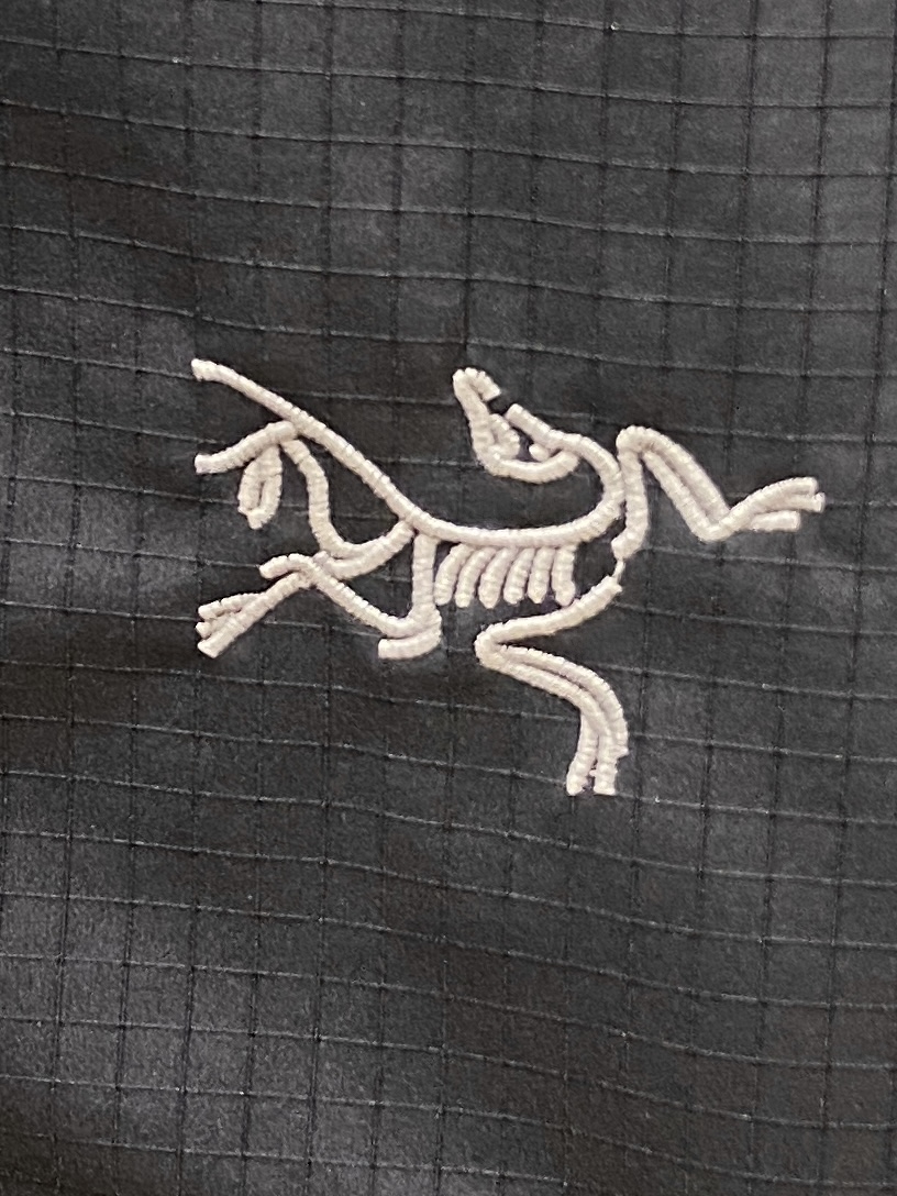 Title: Fashionable Custom Jackets with Embroidery Logo and Original Fabric in 2025 Summary: New jackets in 2025 for about $100 each with unique embroidery logos and original fabrics from - 图片 7