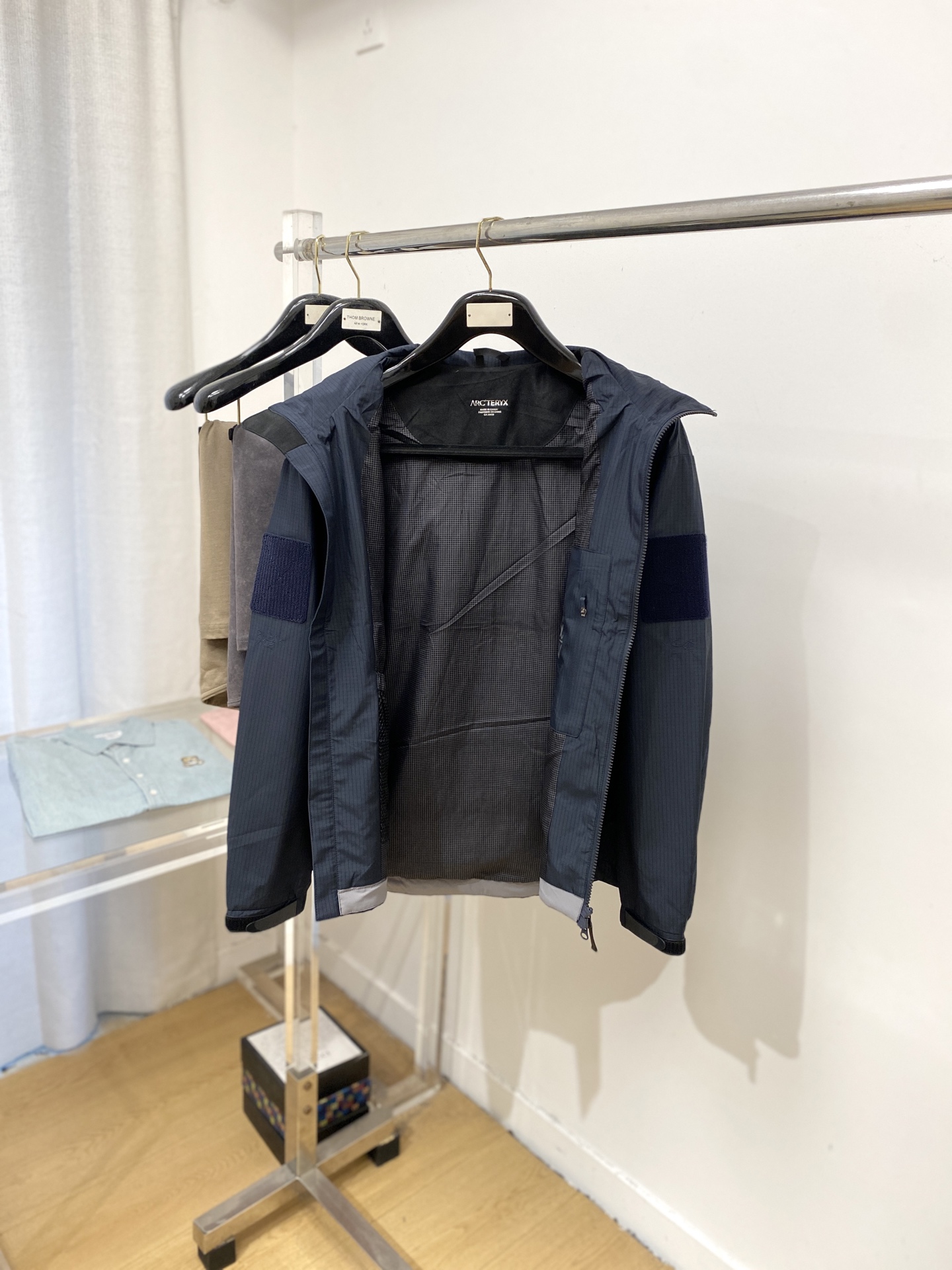 Title: Fashionable Custom Jackets with Embroidery Logo and Original Fabric in 2025 Summary: New jackets in 2025 for about $100 each with unique embroidery logos and original fabrics from - 图片 5