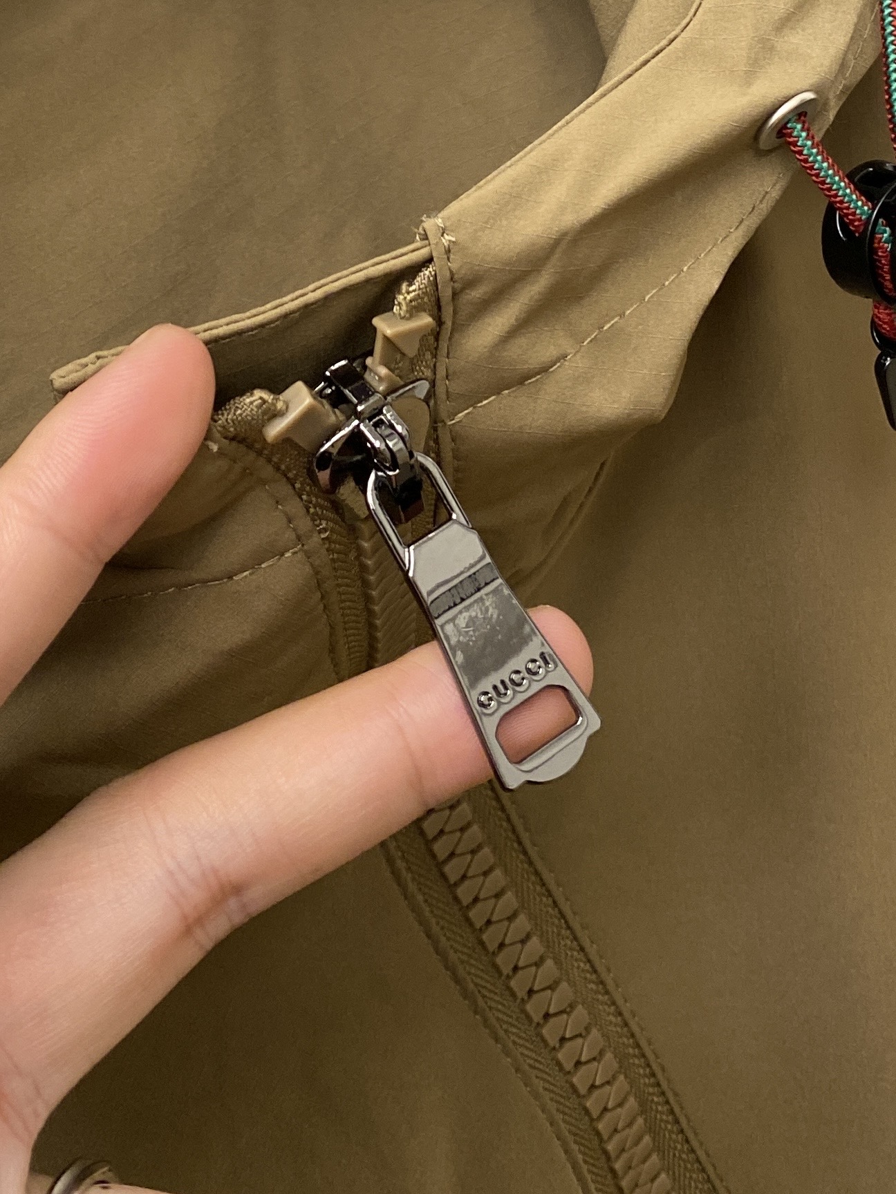 “2025 Gucci Jackets: Fine Embroidery, Custom Fabric, Comfortable Fit, Sizes M-3XL, P960 Code” - 图片 6