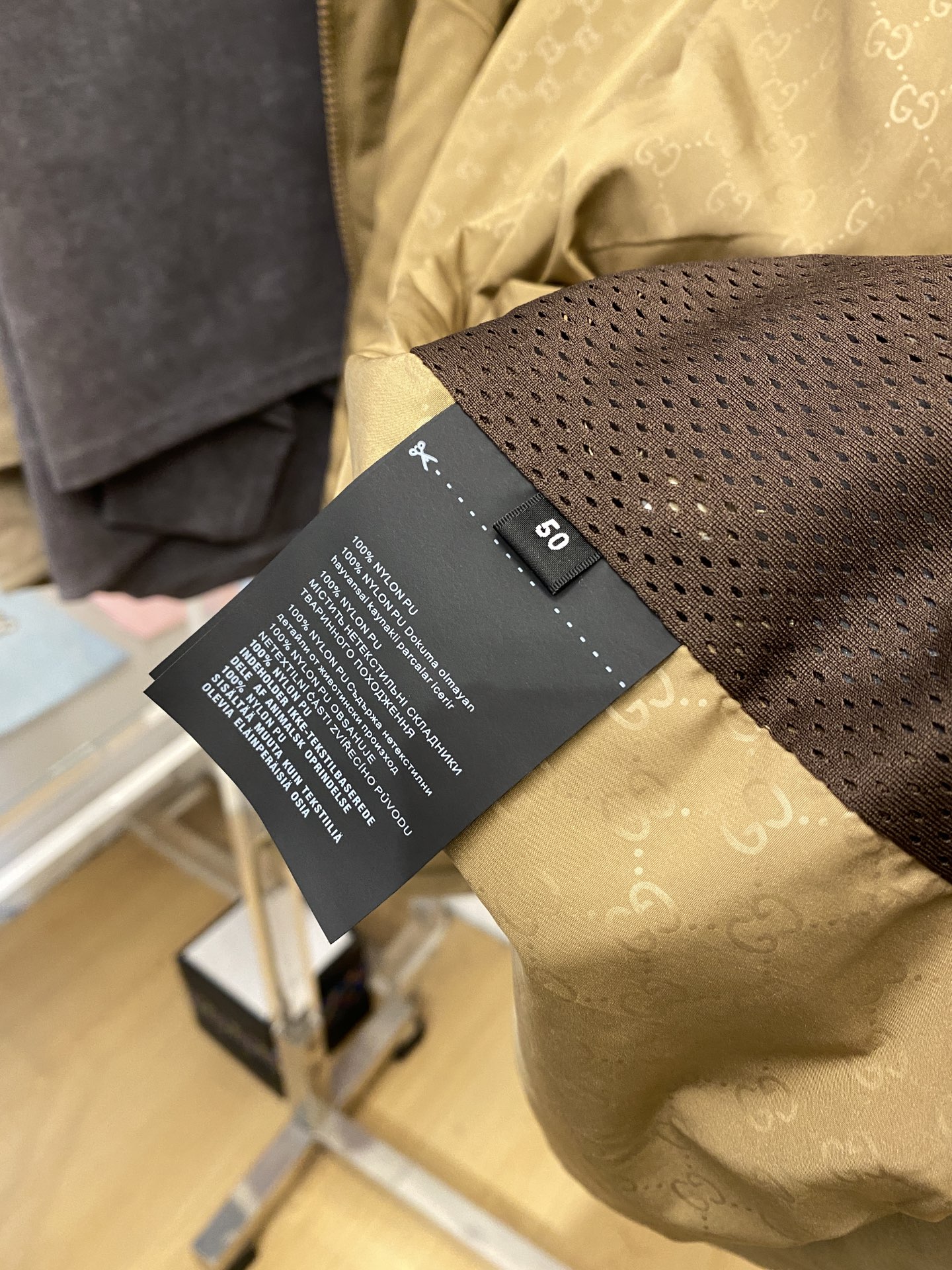 “2025 Gucci Jackets: Fine Embroidery, Custom Fabric, Comfortable Fit, Sizes M-3XL, P960 Code” - 图片 8