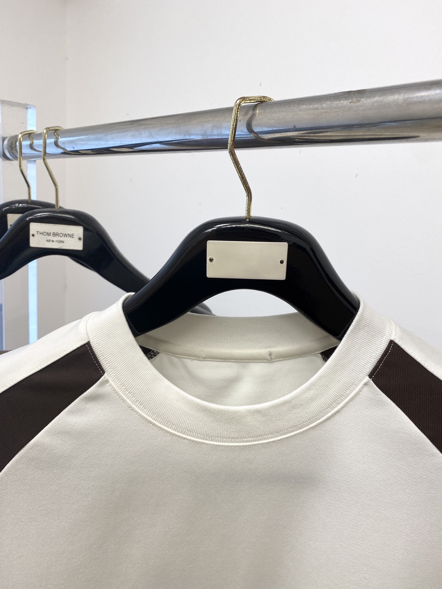 “Y-3 2025 Short-Sleeve T-Shirts with Embroidered Logo – Fashion Cotton in Multiple Sizes” - 图片 2