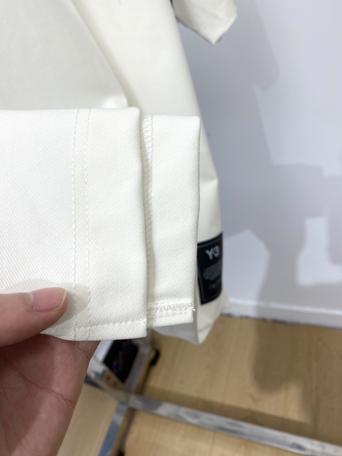 “Y-3 2025 Short-Sleeve T-Shirts with Embroidered Logo – Fashion Cotton in Multiple Sizes” - 图片 6