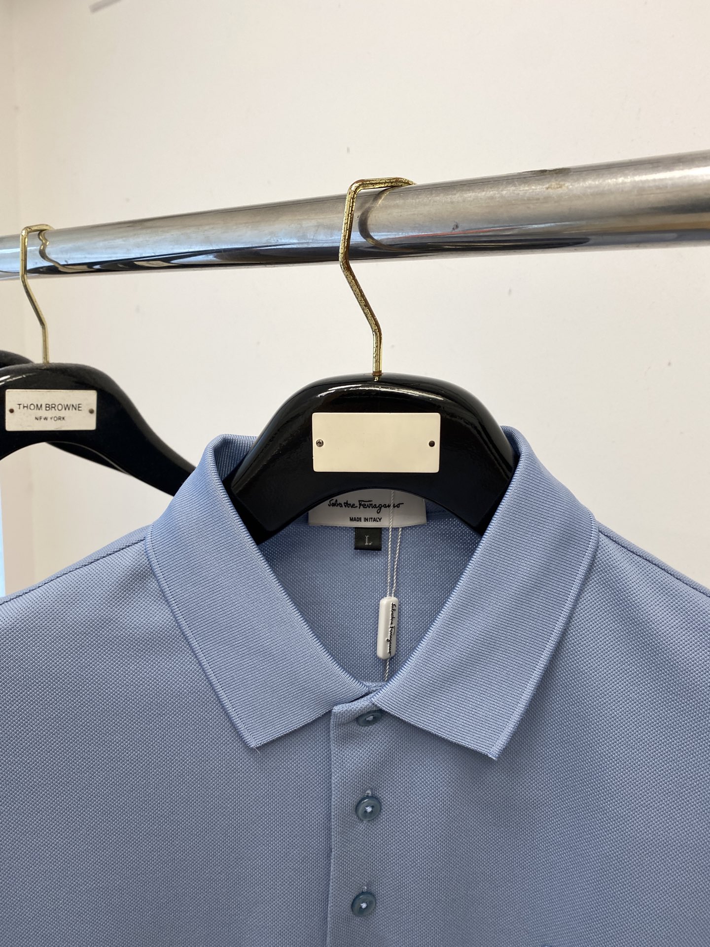 “Philagemu 2025 Short-Sleeve T-Shirt: Handsome Fashion with Embroidery Logo, Comfortable Fit, Sizes M-3XL” - 图片 2