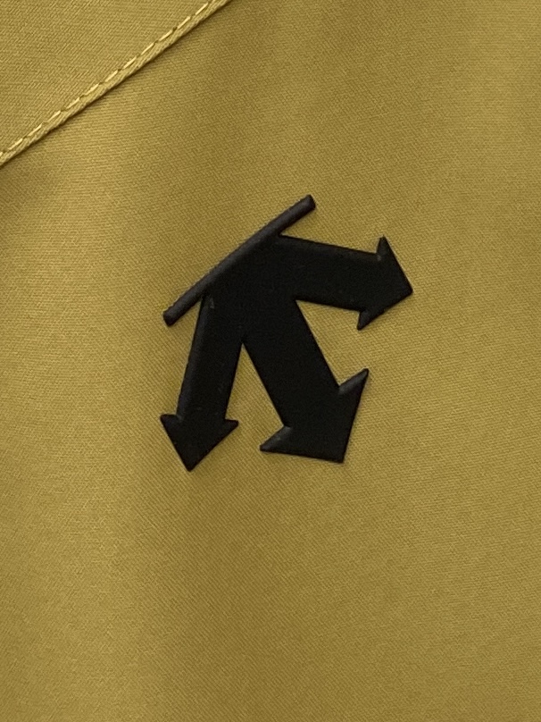 “DESCENTE DiSant 2025 Jackets: Custom-Made Fashion with Unique Logo and Comfortable Fit” - 图片 6