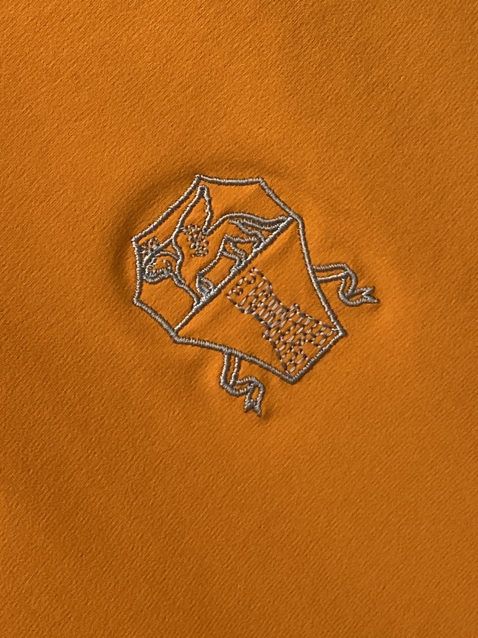 “Brumello Cucinelli 2025 New Jacket: Stylish Embroidered Logo, Custom Fabric, Affordable Price | Fashion Trends” - 图片 6