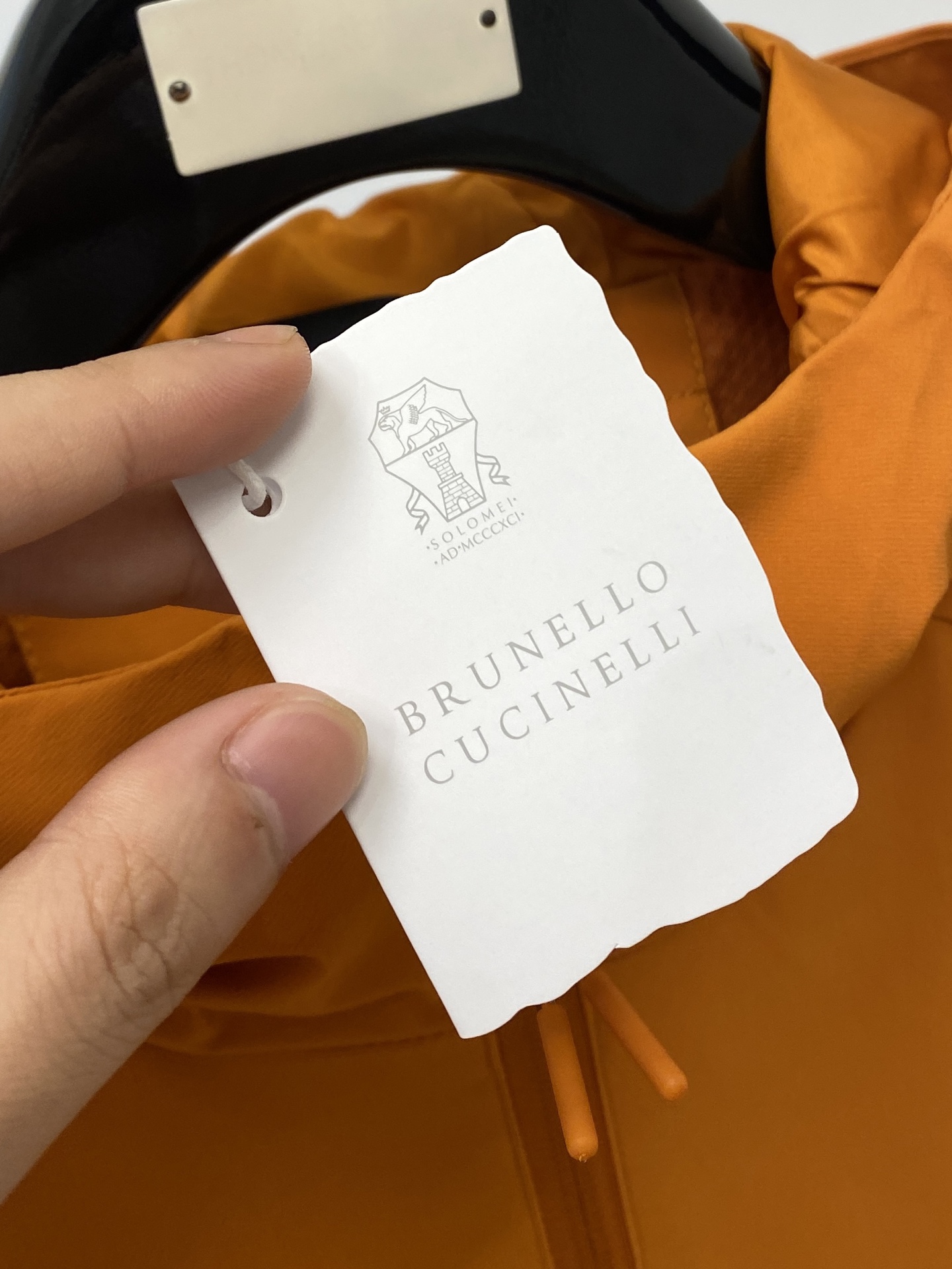 “Brumello Cucinelli 2025 New Jacket: Stylish Embroidered Logo, Custom Fabric, Affordable Price | Fashion Trends” - 图片 4
