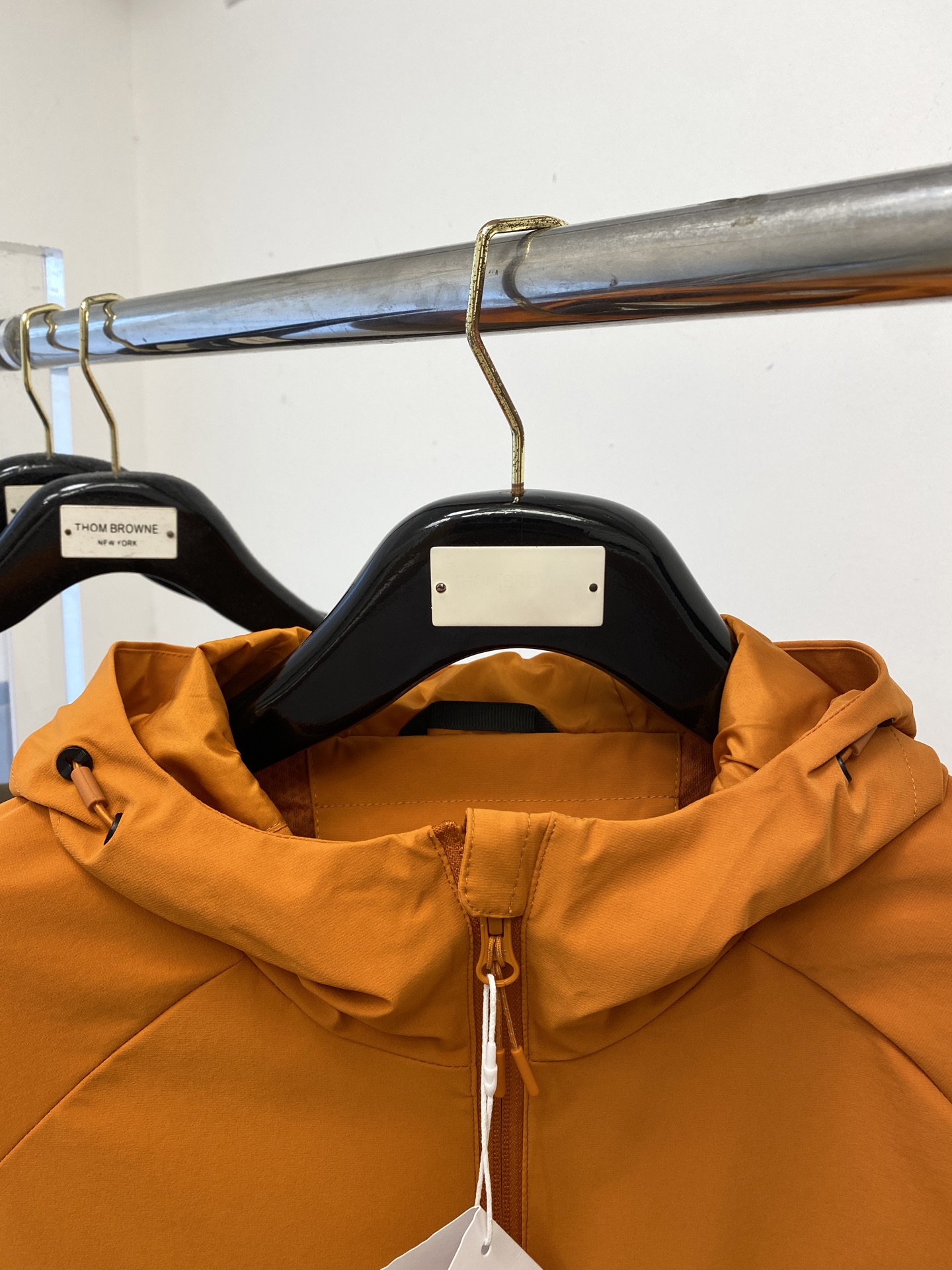 “Brumello Cucinelli 2025 New Jacket: Stylish Embroidered Logo, Custom Fabric, Affordable Price | Fashion Trends” - 图片 2