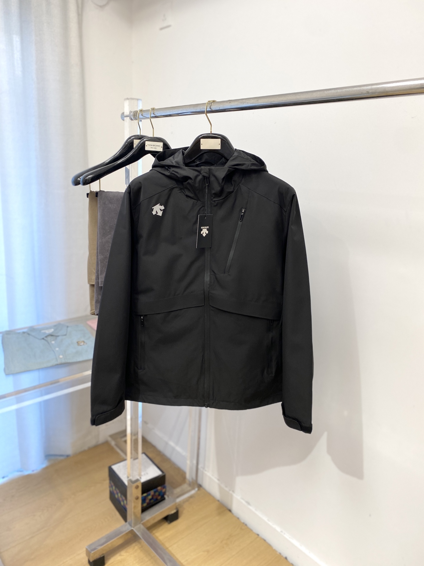 “Discent 2025 Jackets: Custom Fabric, Duct Tape Logo, Comfort Fit, Sizes M-3XL” - 图片 1