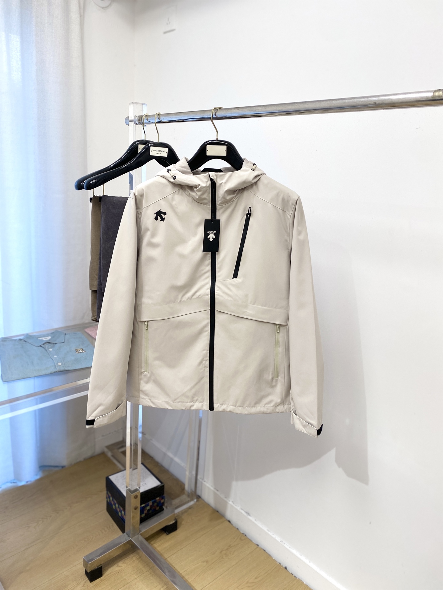 “Discent 2025 Jacket Collection: Custom-Made Fabrics and Comfortable Fits for $100”