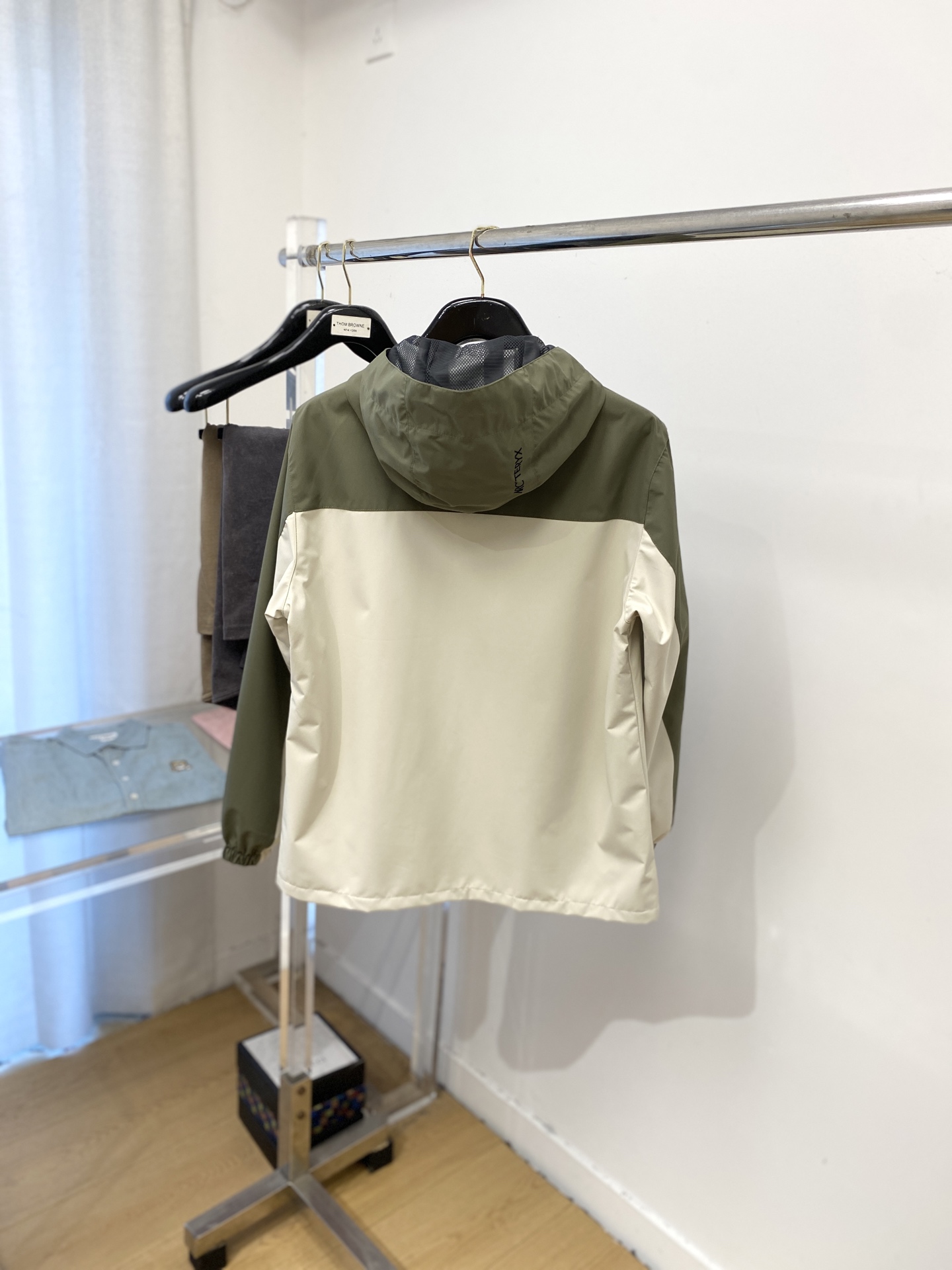 “2025 Custom-Made Fashionable Jackets with Fine Embroidery Logo, Affordable and Stylish in M-3XL Sizes” - 图片 9