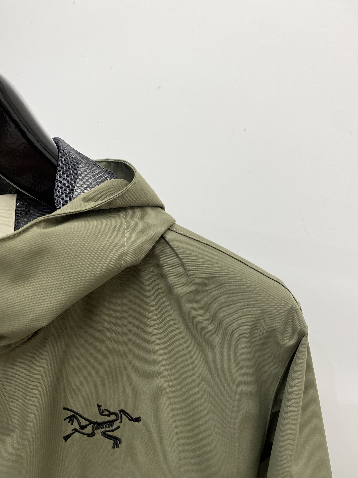 “2025 Custom-Made Fashionable Jackets with Fine Embroidery Logo, Affordable and Stylish in M-3XL Sizes” - 图片 3