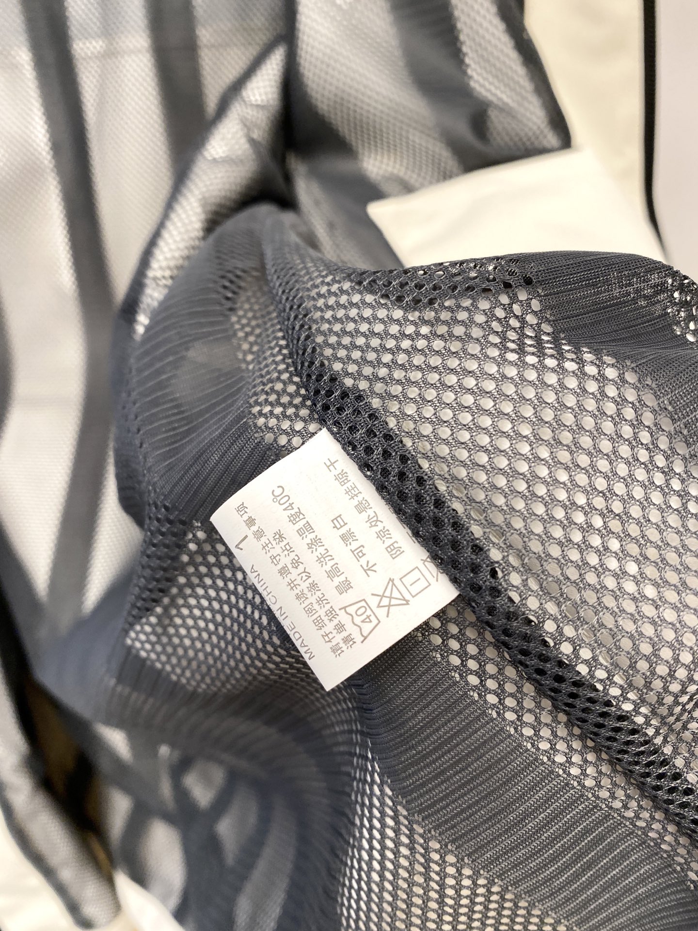 “2025 Custom-Made Fashionable Jackets with Fine Embroidery Logo, Affordable and Stylish in M-3XL Sizes” - 图片 8