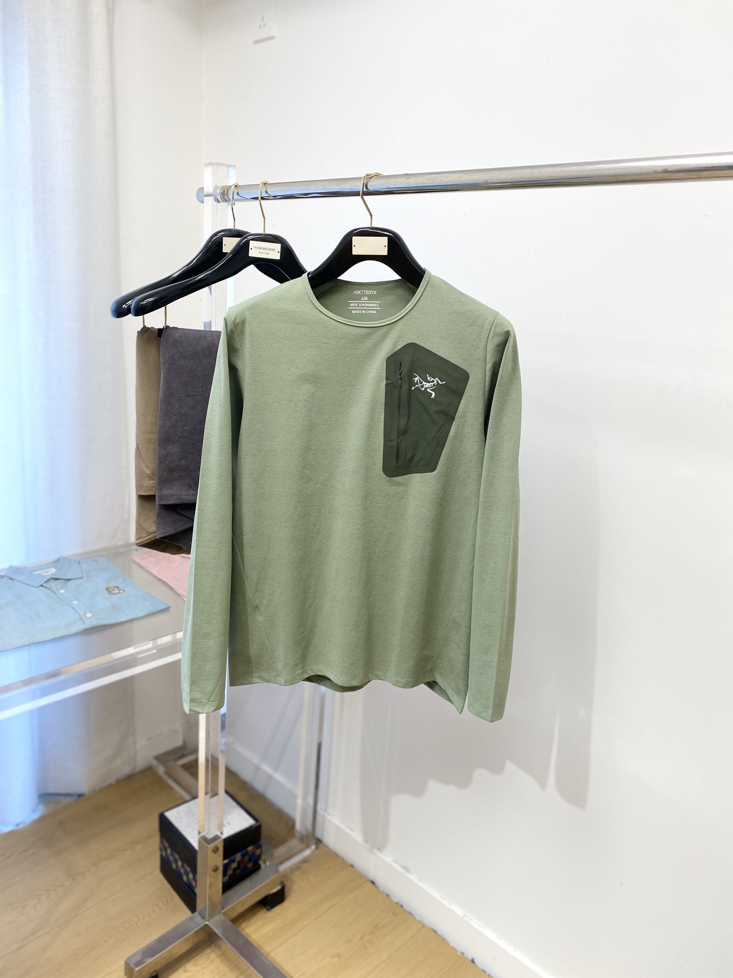 “2025 Stylish Bird Pattern Logo Cotton Cuffs: Cozy, Durable, and Affordable Fashion Top for Men in M-3XL”