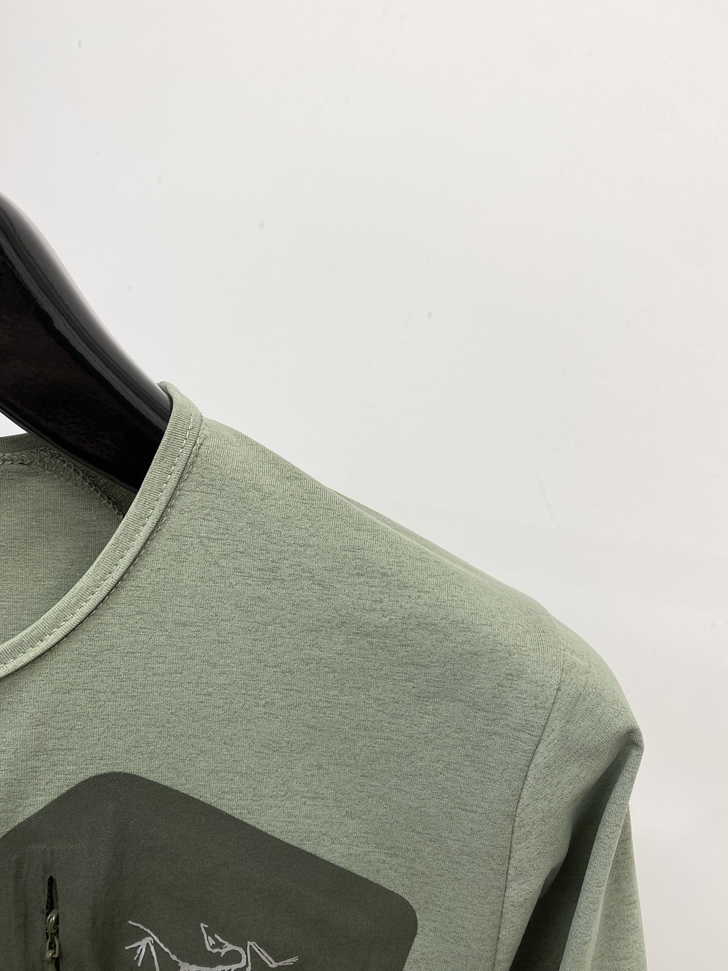 “2025 Stylish Bird Pattern Logo Cotton Cuffs: Cozy, Durable, and Affordable Fashion Top for Men in M-3XL” - 图片 3