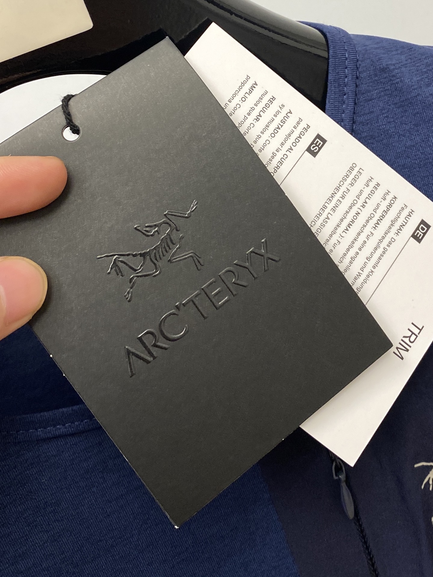 “2025 Fashion: Bird Logo Cotton Shirt in Multiple Sizes for $100” - 图片 4