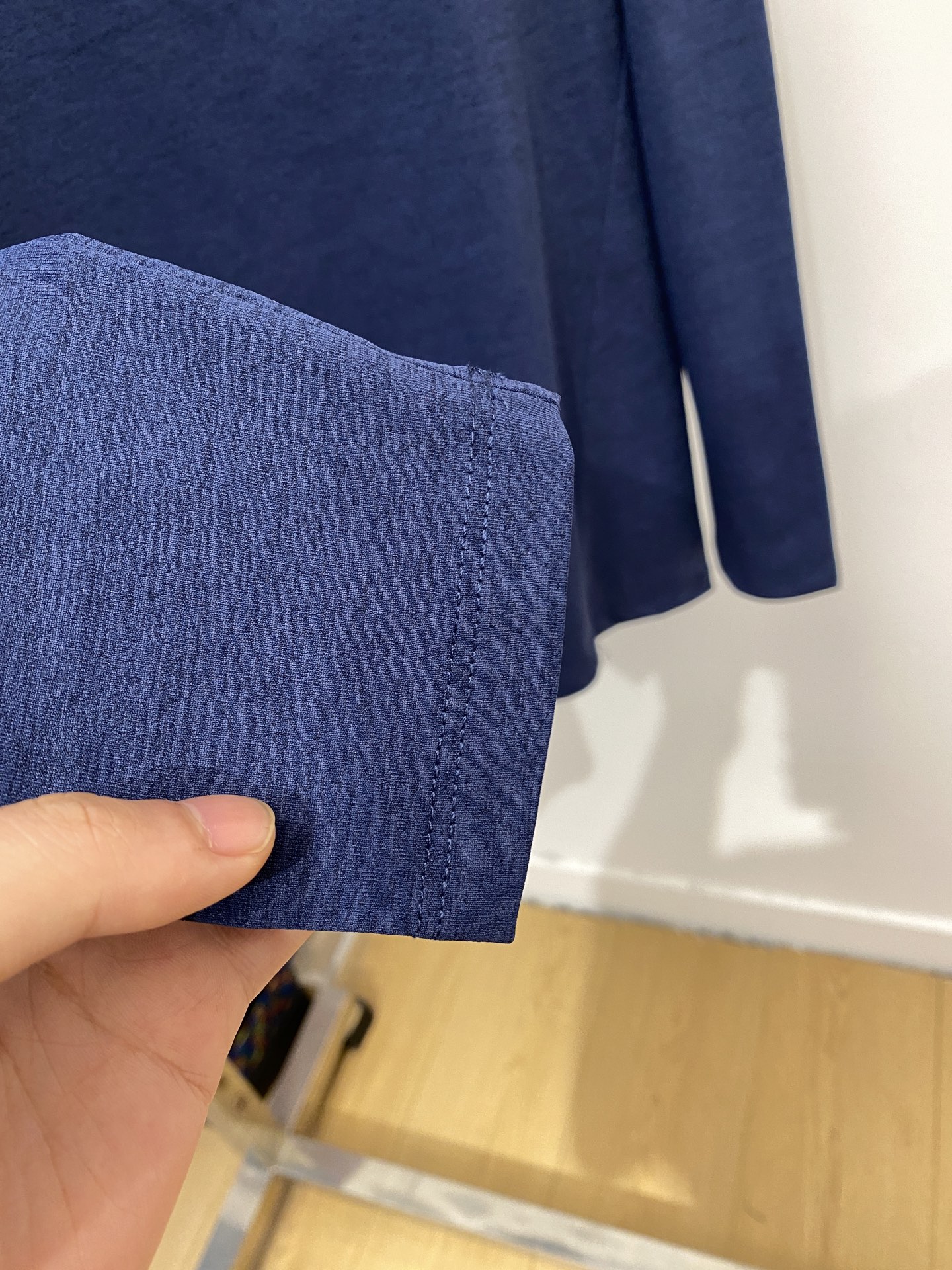 “2025 Fashion: Bird Logo Cotton Shirt in Multiple Sizes for $100” - 图片 7
