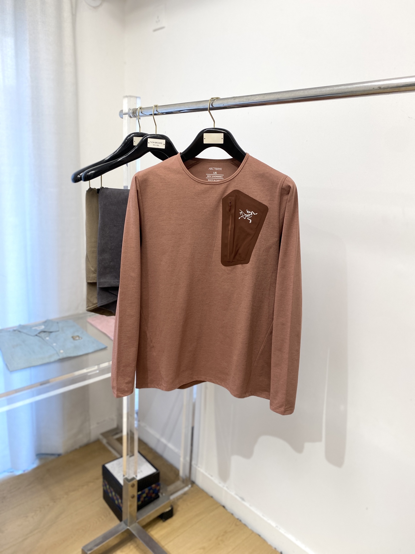 “2025 Fashion: Bird Logo Cotton Shirt in Various Sizes and Colors for $100”