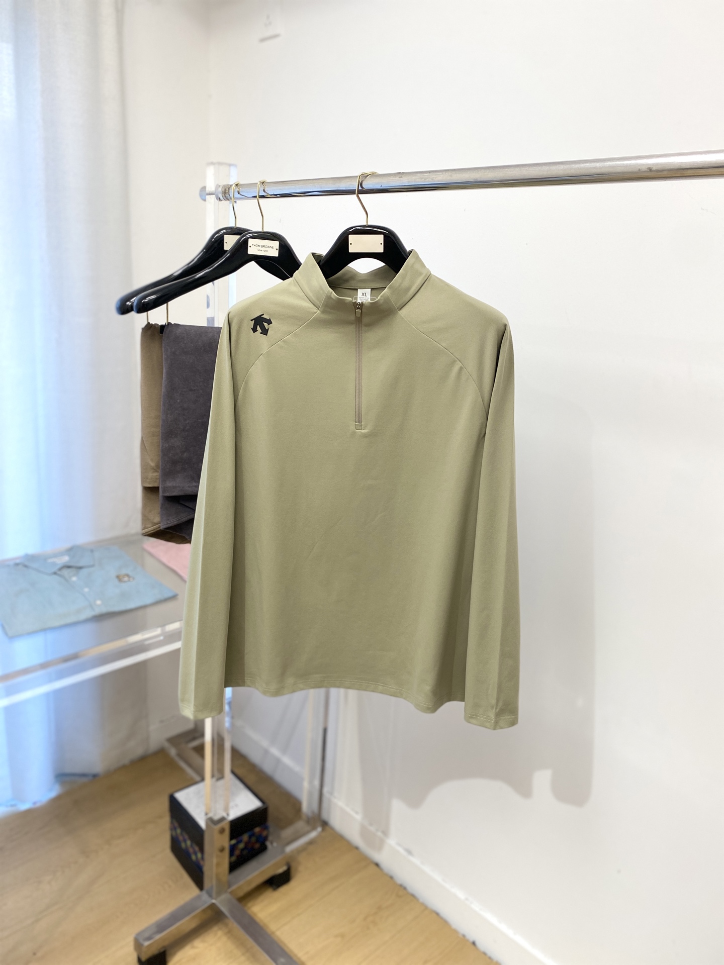 “DESCENTE DiSant 2025 Long Sleeve Shirt: Cotton Fabric, Duct Tape Logo, Fashionable and Comfortable, $100”