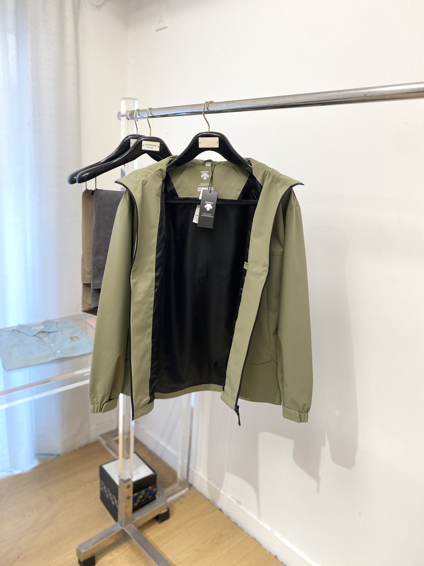 “DESCENTE DiSant 2025 New Jackets: Fashionable Style with Custom Fabric and Comfortable Fit” - 图片 5