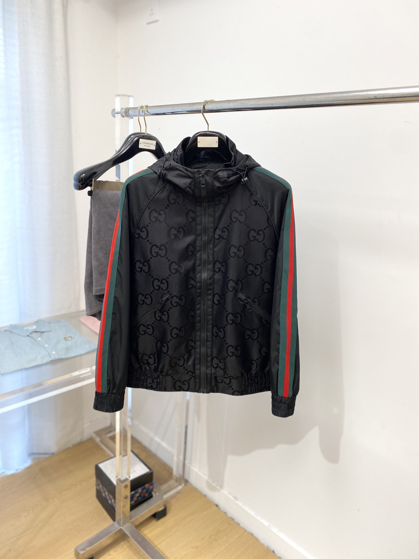 “2025 Gucci Knitted Letter Logo Jackets: Custom, Comfy, and Affordable Fashion” - 图片 1