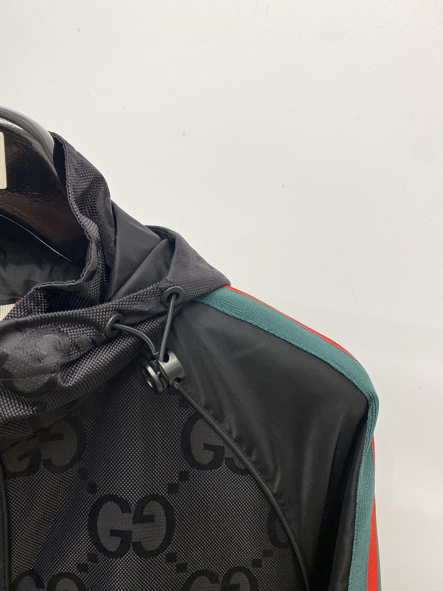 “2025 Gucci Knitted Letter Logo Jackets: Custom, Comfy, and Affordable Fashion” - 图片 3