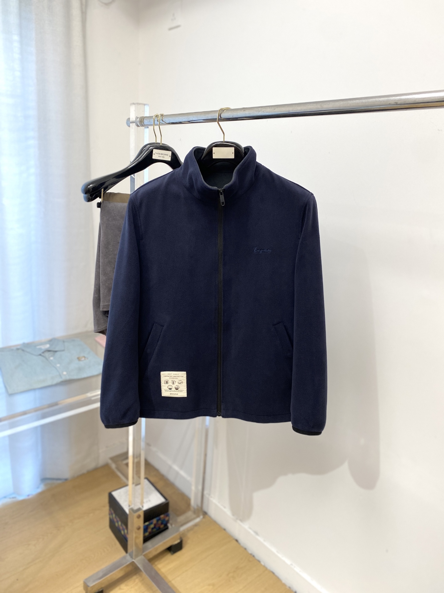 NO:503560,Zenia, 2025 new sheep velvet jacket, fashionable and handsome, simple and versatile style, exquisite embroidered letter logo on the chest, customized original fabric, not only crisp, maintains the trendy silhouette, and is comfortable to wear, and the yarn is more delicate, the number M-3XL, zegna, jackets & coats, jackets & coats, alexander wang19860909杰尼亚、2025新品羊遮绒夹克外套,时尚帅气,简约百搭款,胸前精致刺绣字母logo,定制原版面料,不仅挺括,保持潮流的廓形,又穿着舒适,纱织更细腻,码数M-3XL,,zegna,jackets & coats,jackets & coats,alexander wang,Men's clothing