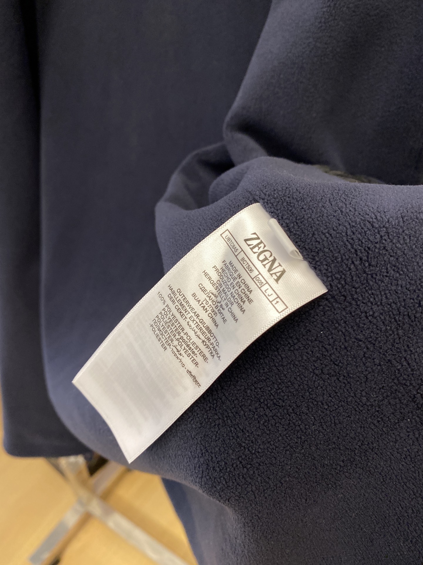 “Genia 2025 Wool Jackets: Fashionable Styles, Fine Embroidery, Customized Fabrics, Comfortable Fit, Delicate Details – P1056” - 图片 8