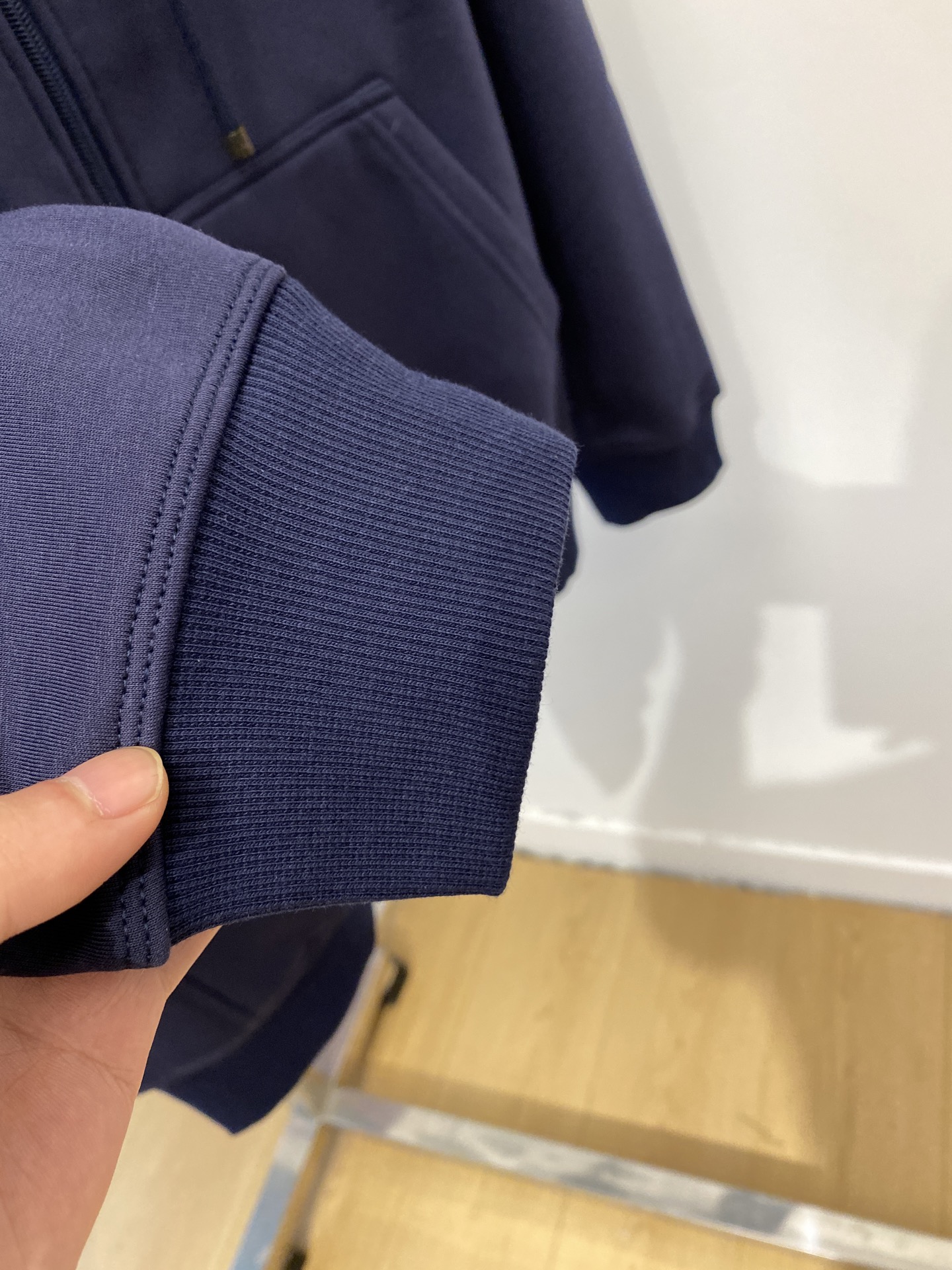 “Brumello Cucinelli 2025 Cotton Coat with Stubby Logo Embroidery for Men | Comfortable and Stylish Fashion” - 图片 7