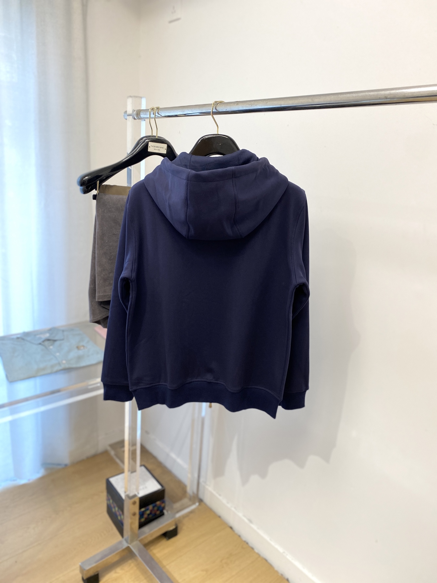 “Brumello Cucinelli 2025 Cotton Coat with Stubby Logo Embroidery for Men | Comfortable and Stylish Fashion” - 图片 9