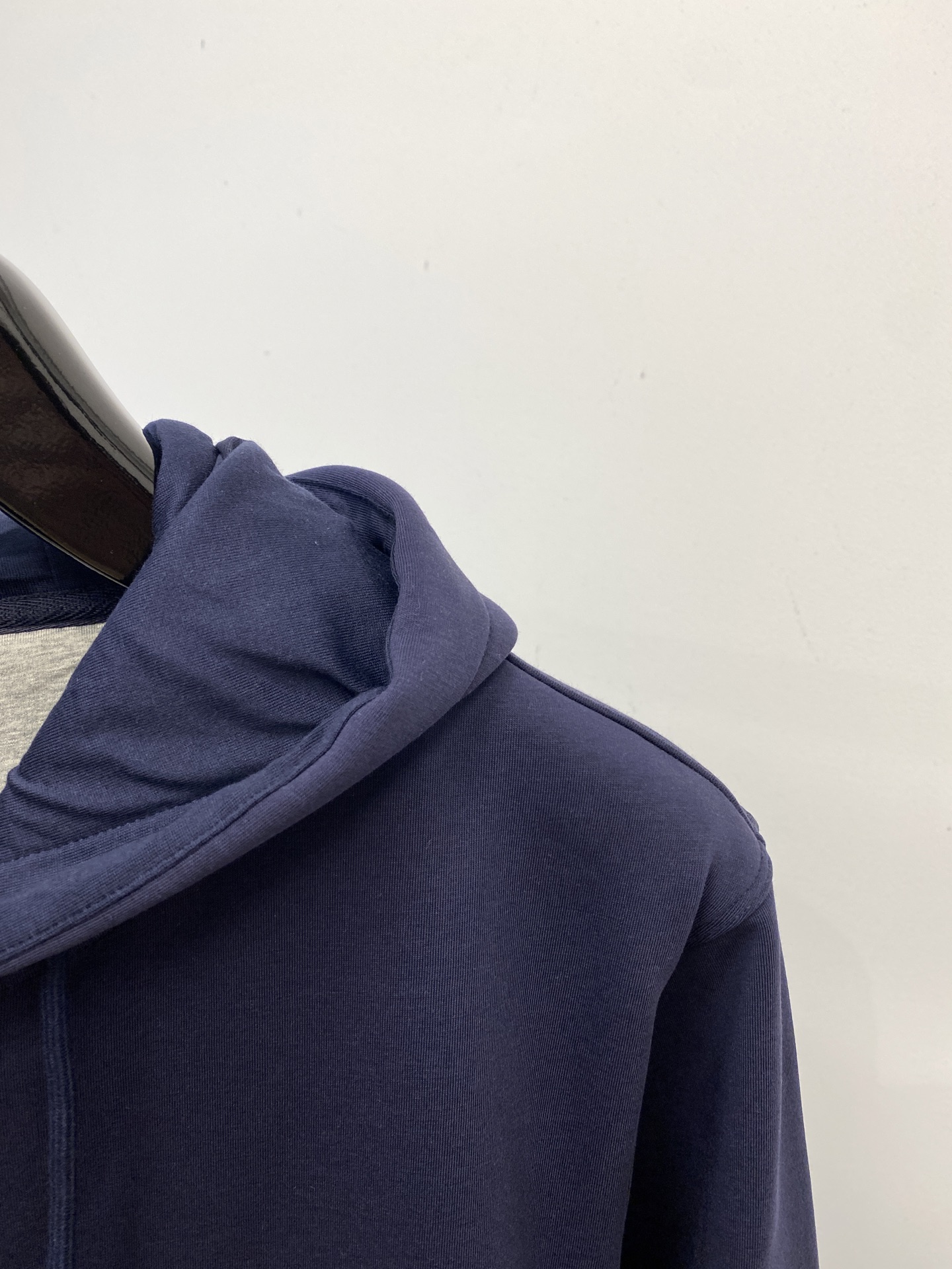 “Brumello Cucinelli 2025 Cotton Coat with Stubby Logo Embroidery for Men | Comfortable and Stylish Fashion” - 图片 3